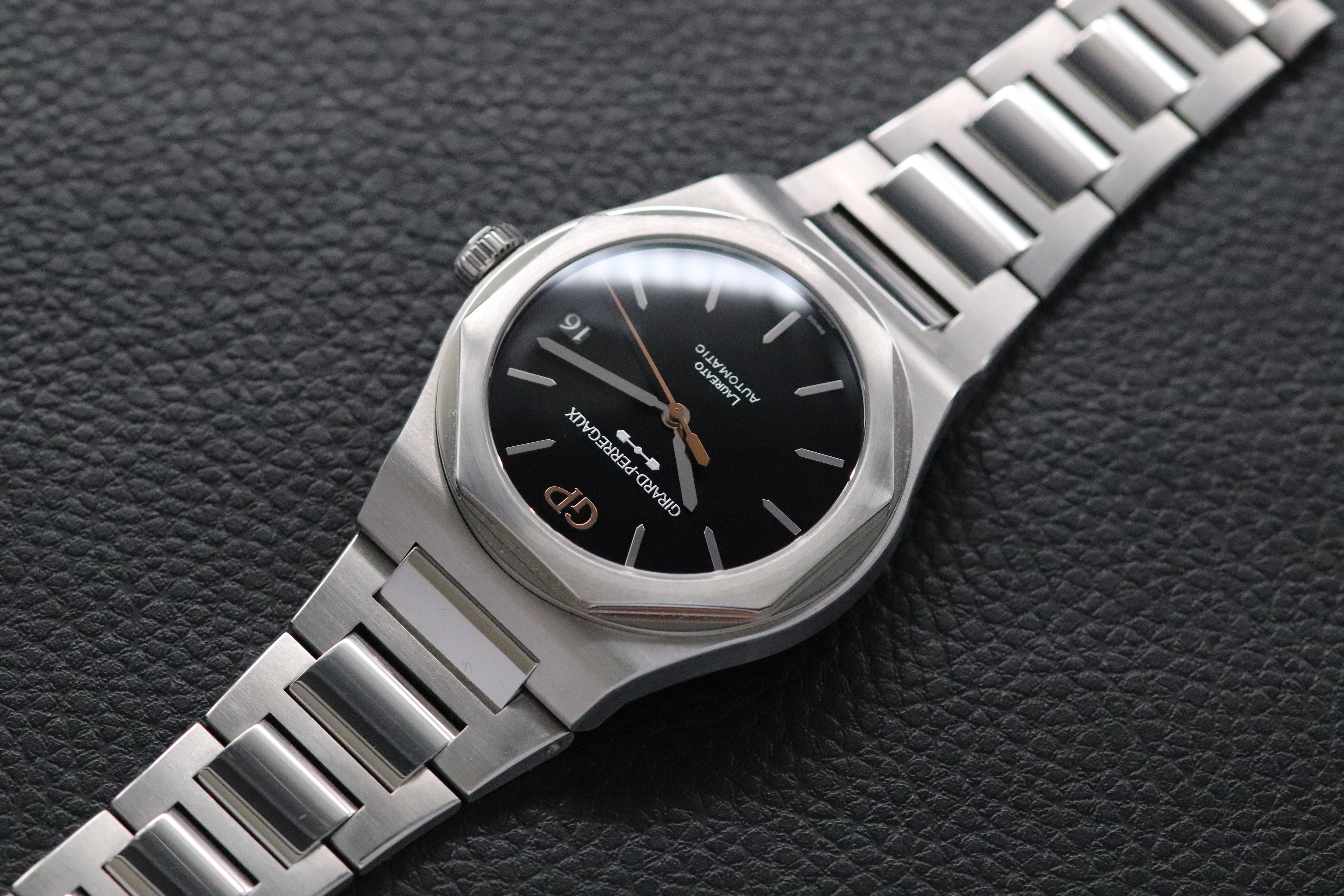 Girard Perregaux Laureato Infinity Edition 81010-11-636-11A Onyx Dial Fullset 2024 Box+Papers