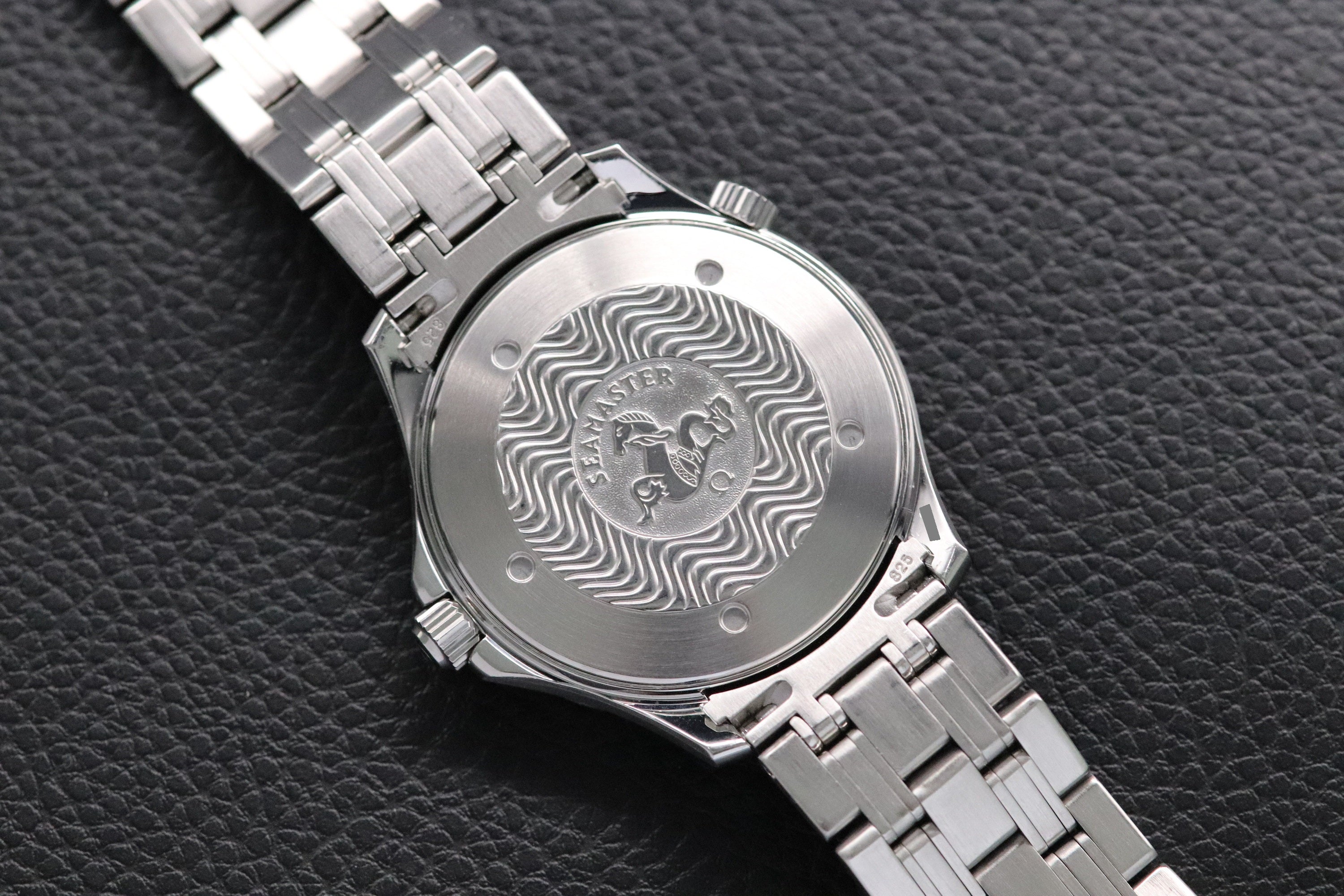 Omega Seamaster James Bond 2541.80 Blue 1998