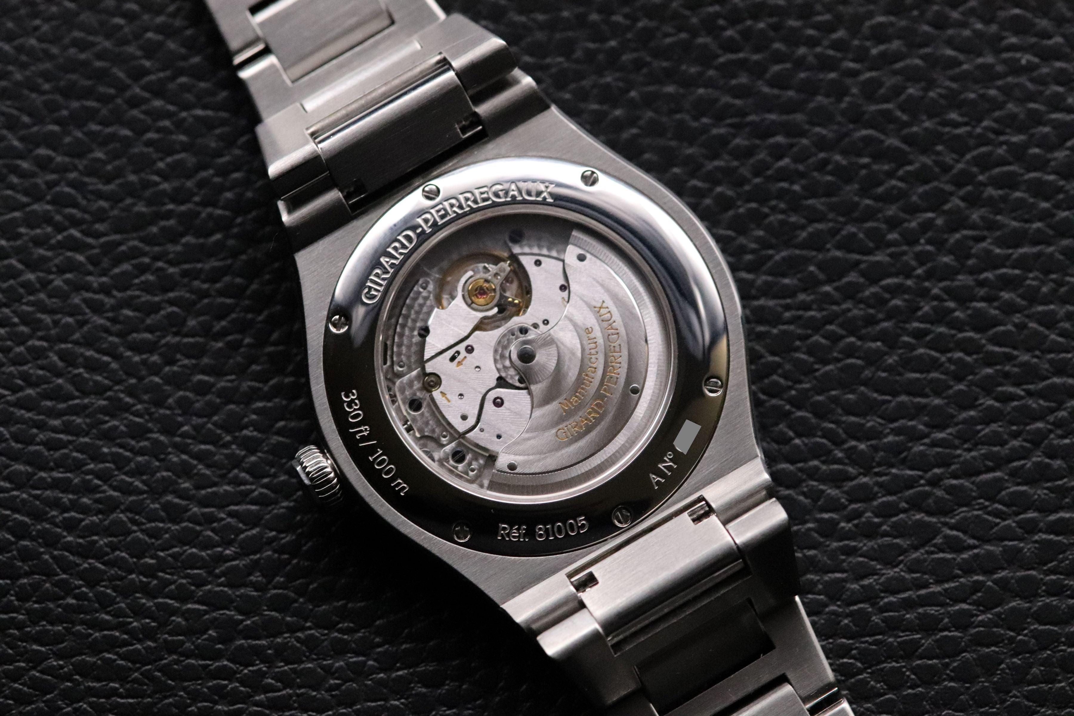 Girard Perregaux Laureato 81005.11.431.11A Blue Dial Fullset Medium Model Box+Papers