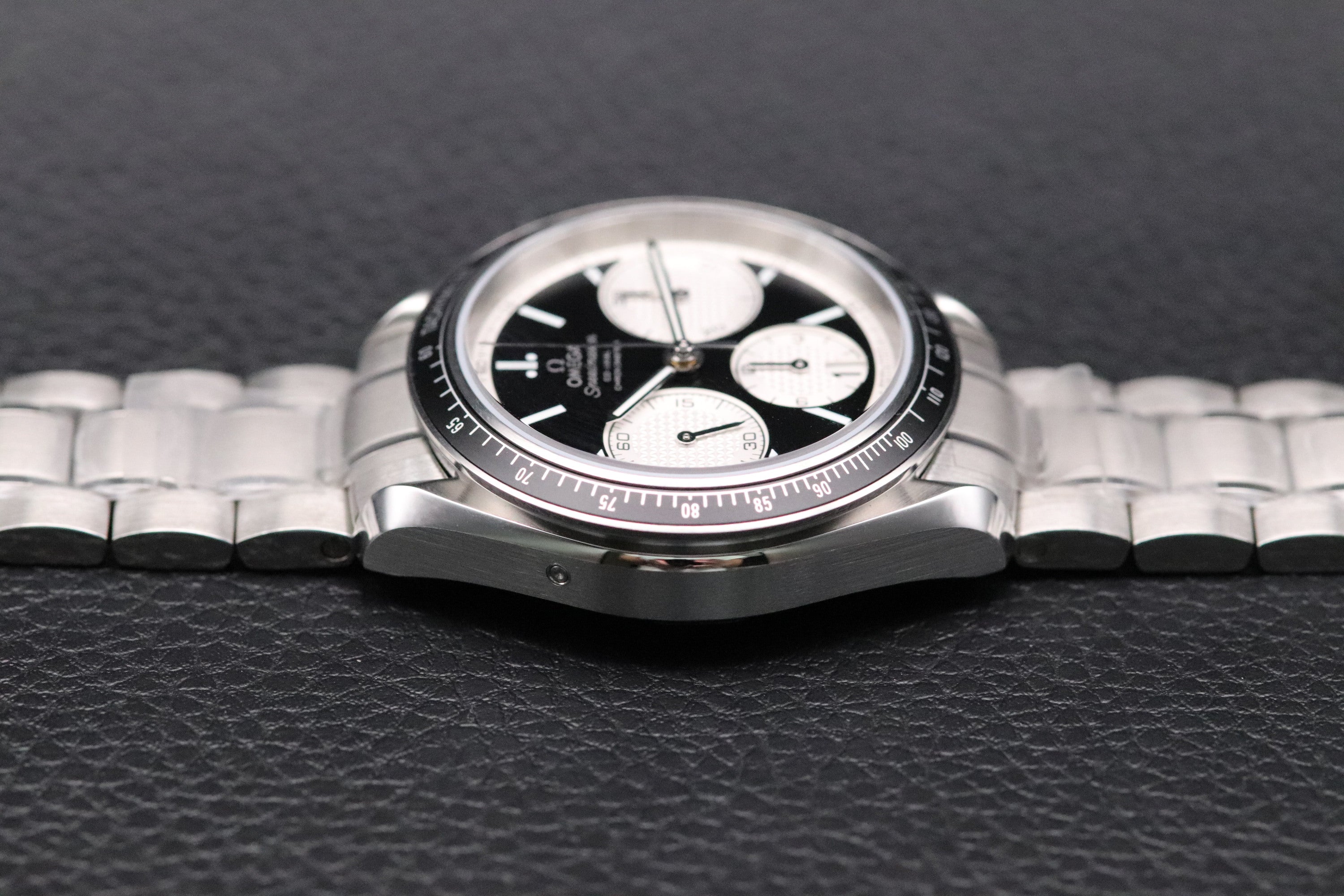 Omega Speedmaster Racing 326.30.40.50.01.002 Panda 2025 Fullset