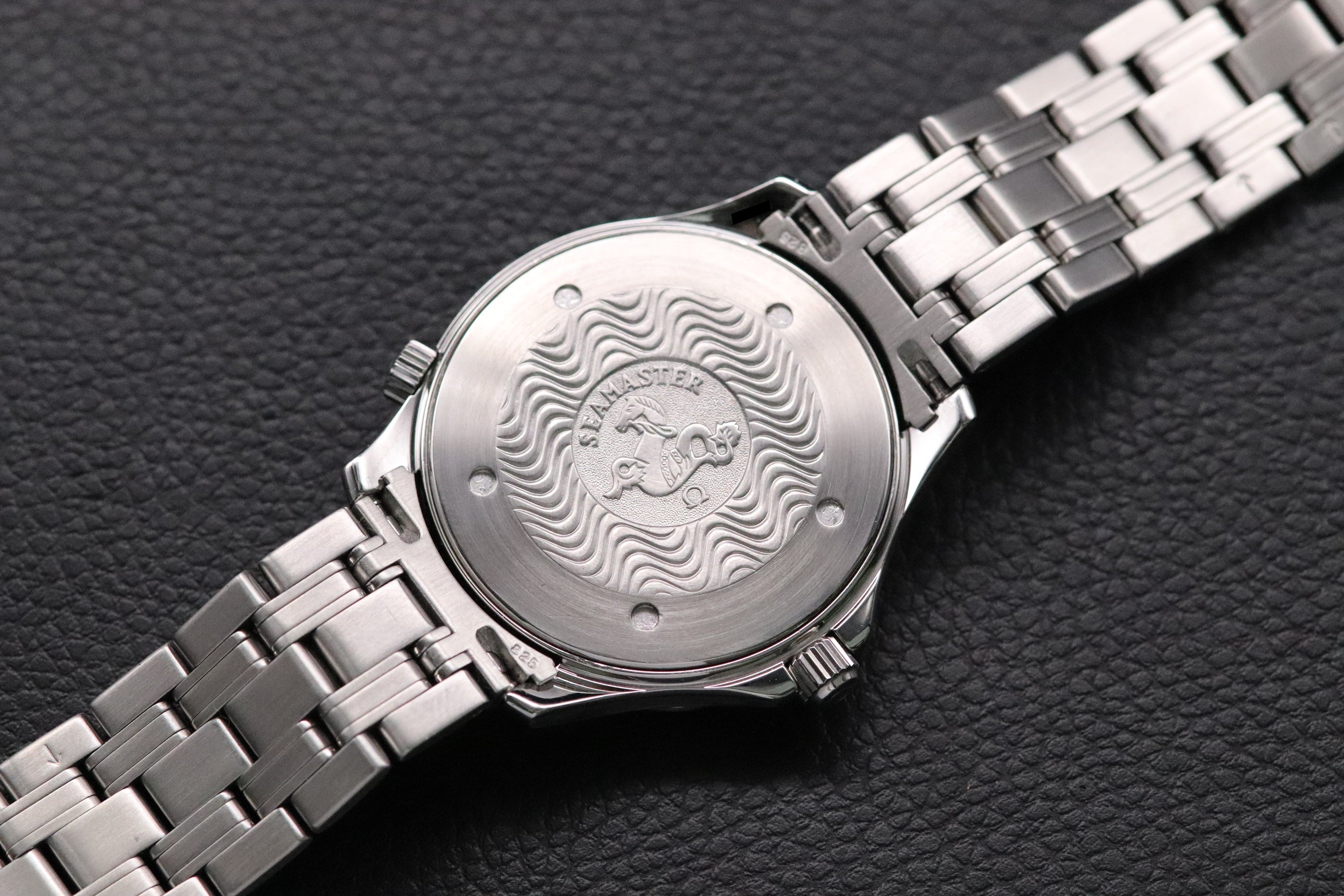 Omega Seamaster 300 2542.80 Blue Dial 1998