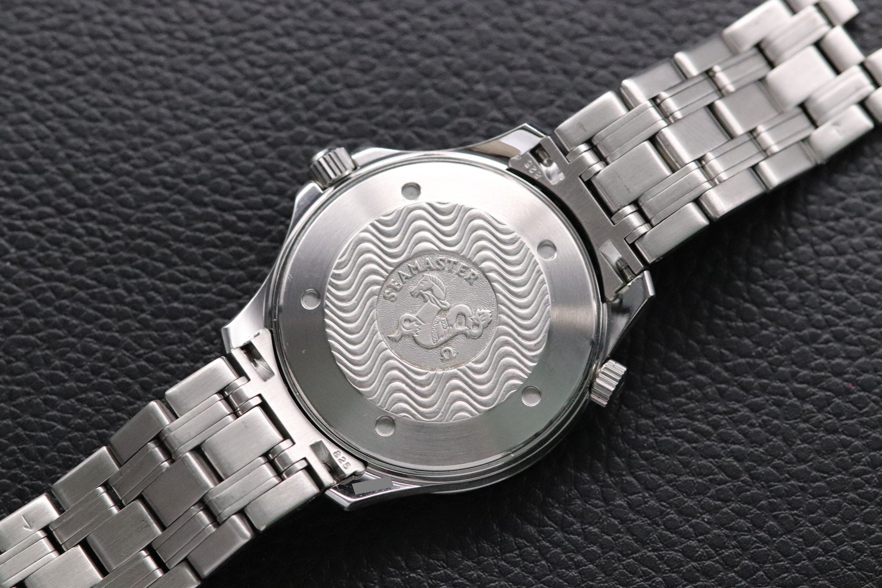 Omega Seamaster James Bond 2541.80 Papers 1996