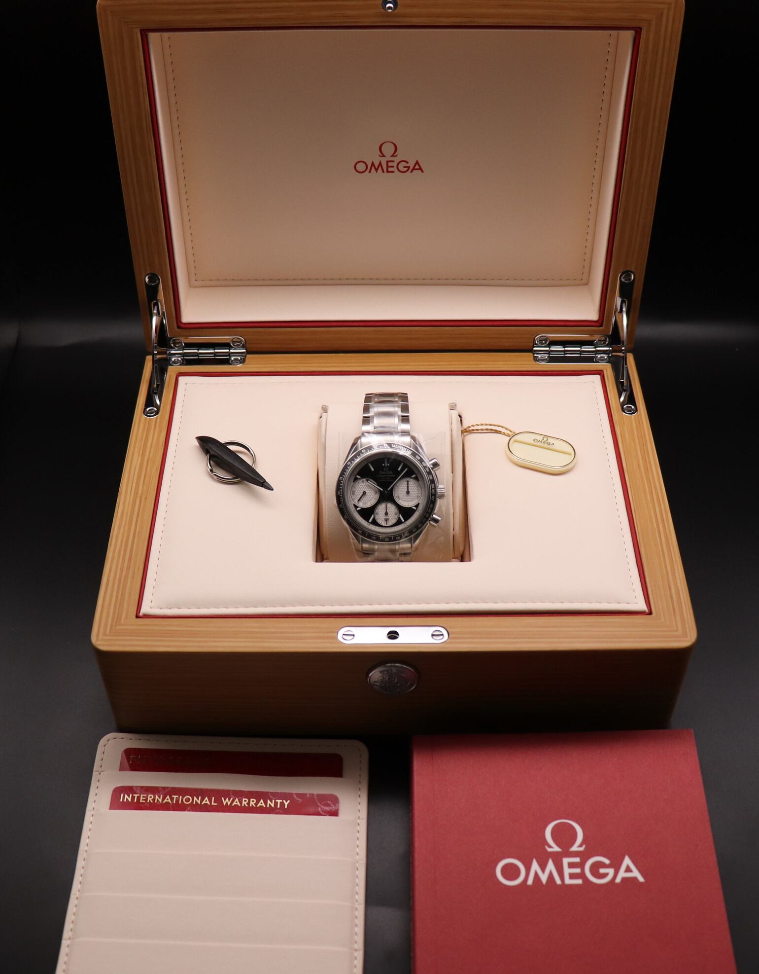 Omega Speedmaster Racing 326.30.40.50.01.002 Panda 2025 Fullset
