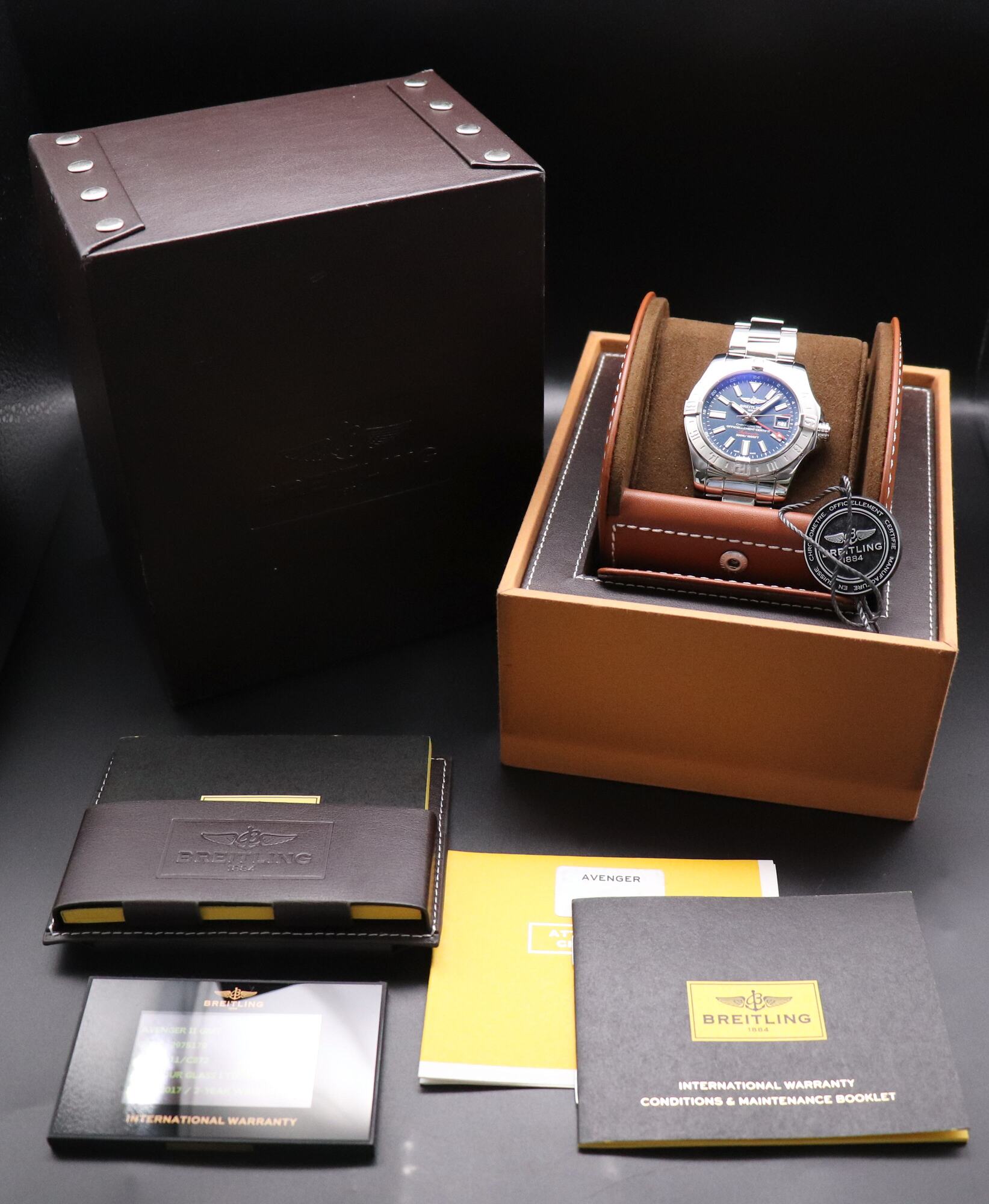 Breitling Avenger II GMT A32390 Fullset 2017 Box+Paper