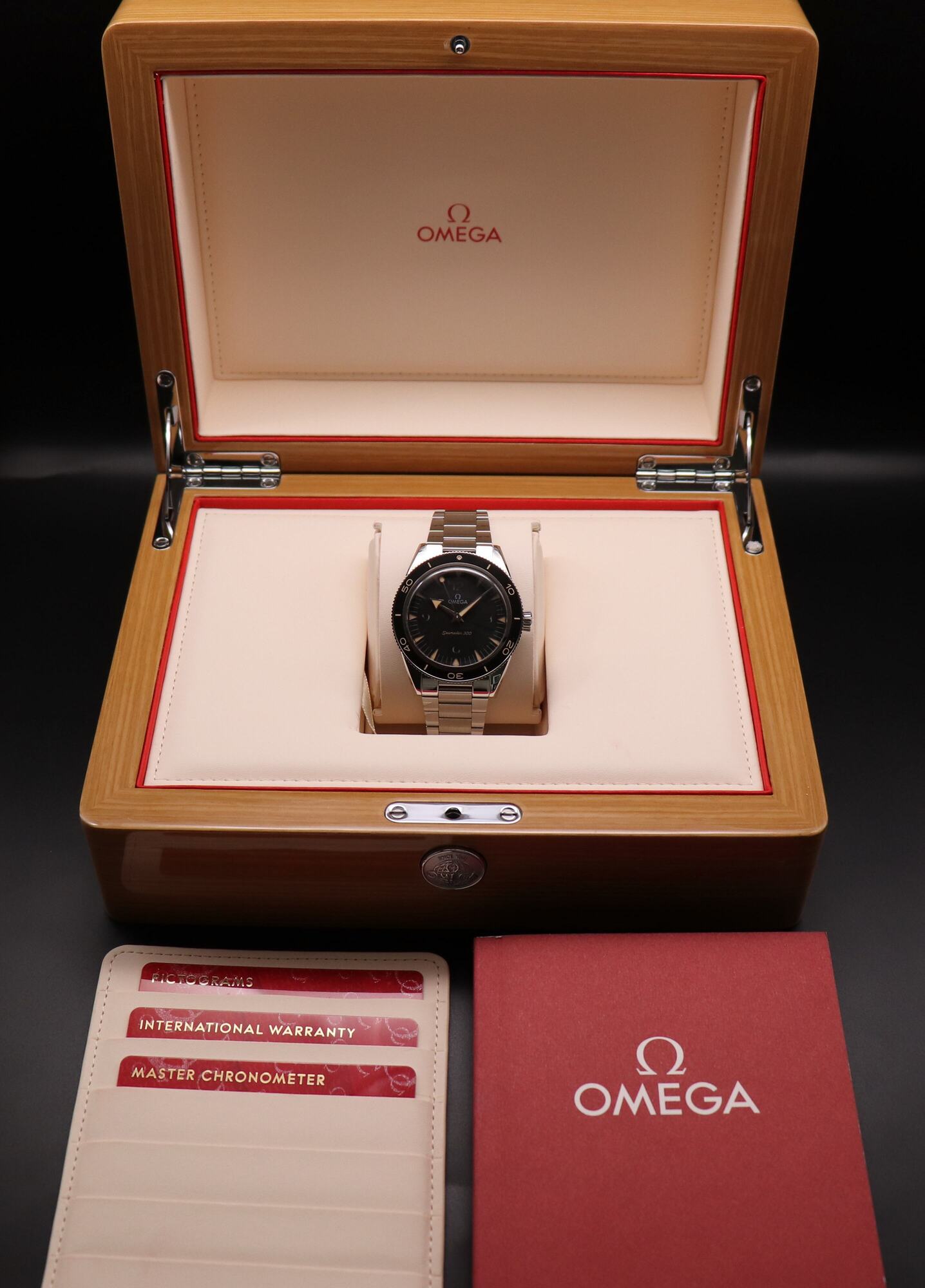 Omega Seamaster 300 234.30.41.21.01.001 Fullset 2022 Box+Papers