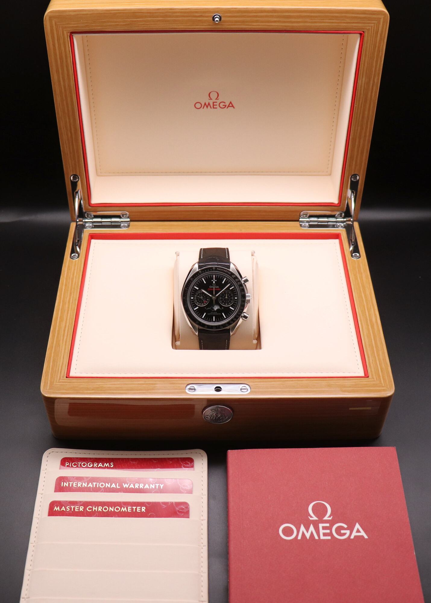 Omega Speedmaster Moonwatch Moonphase 304.33.44.52.01.001 Fullset 2021 Box+Papers