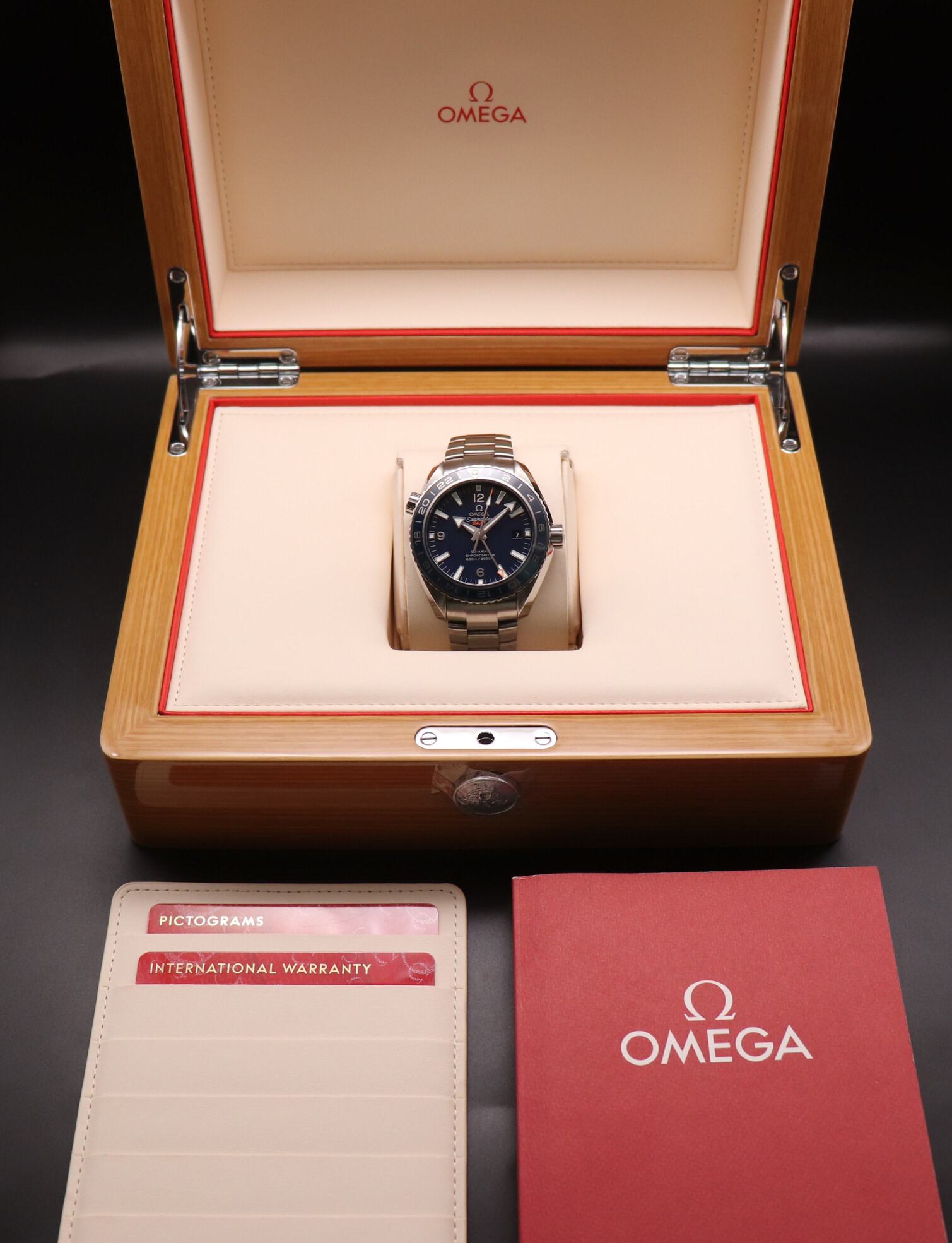 Omega Seamaster Planet Ocean GMT 232.90.44.22.03.001 Fullset 2019 Box+Papers