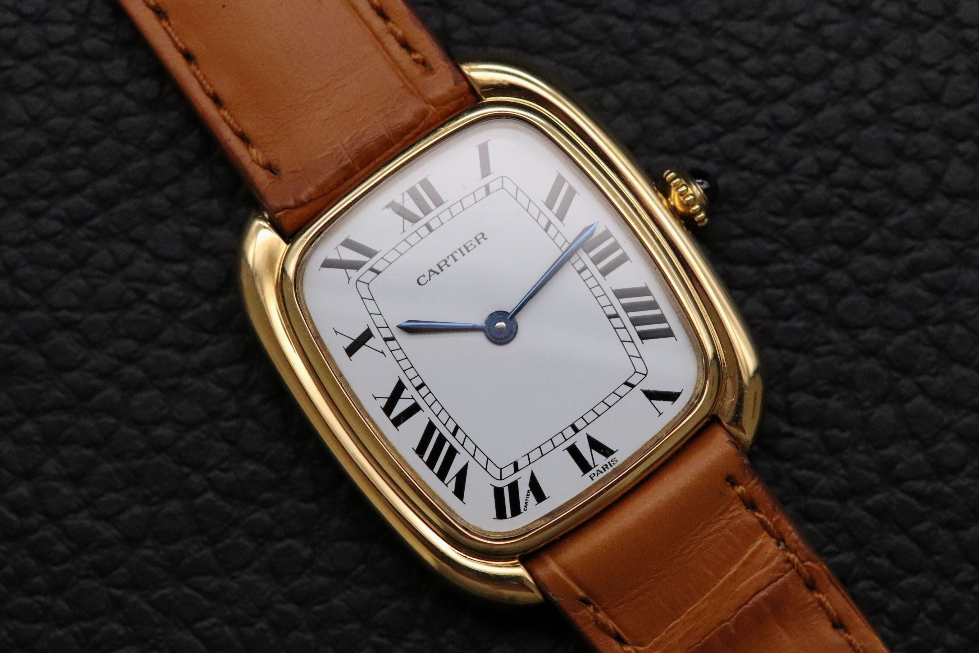 Cartier Gondole Vertical 17010 Medium