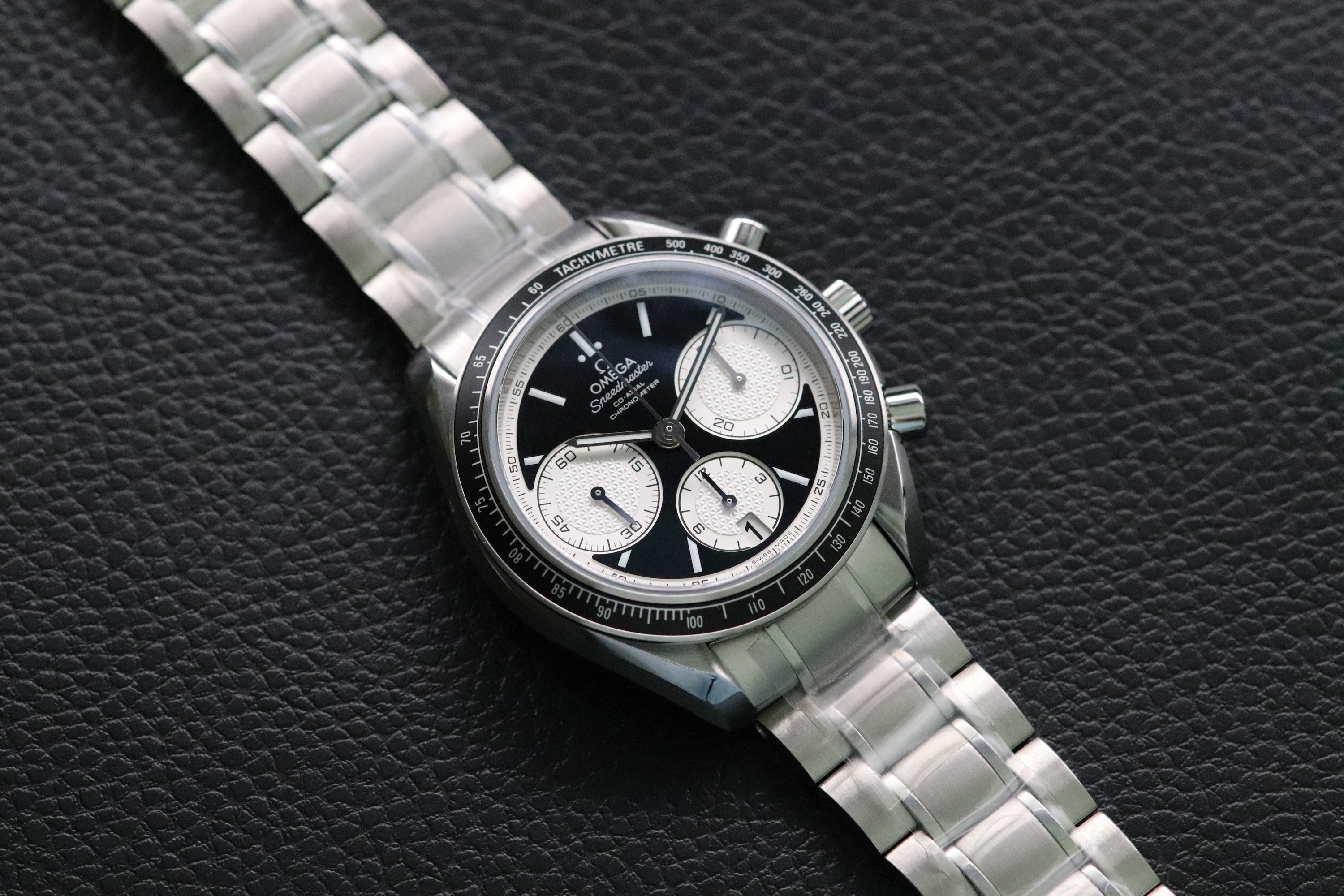 Omega Speedmaster Racing 326.30.40.50.01.002 Panda 2025 Fullset