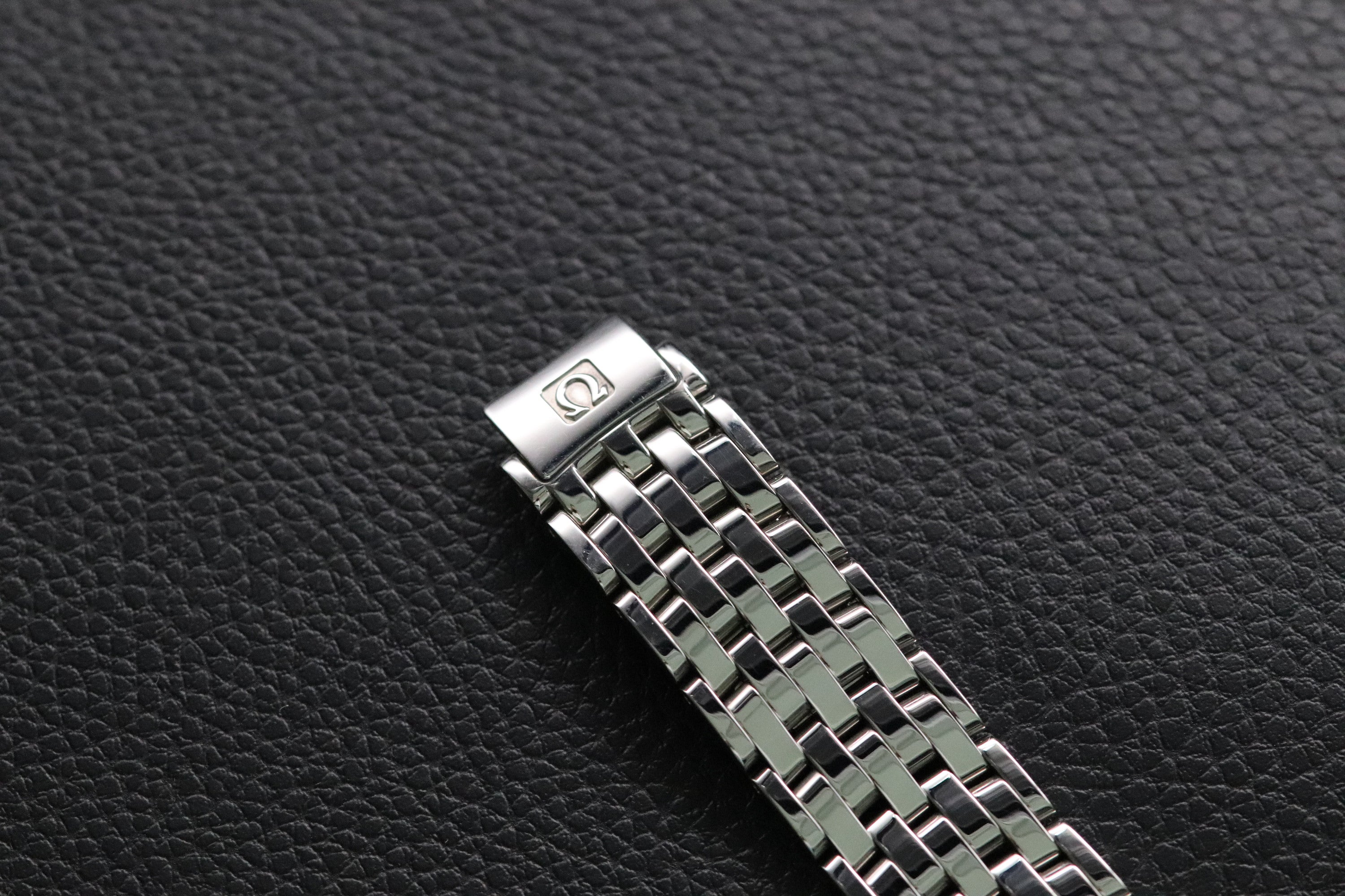 Omega De Ville 4520.31 Silver Dial 1993