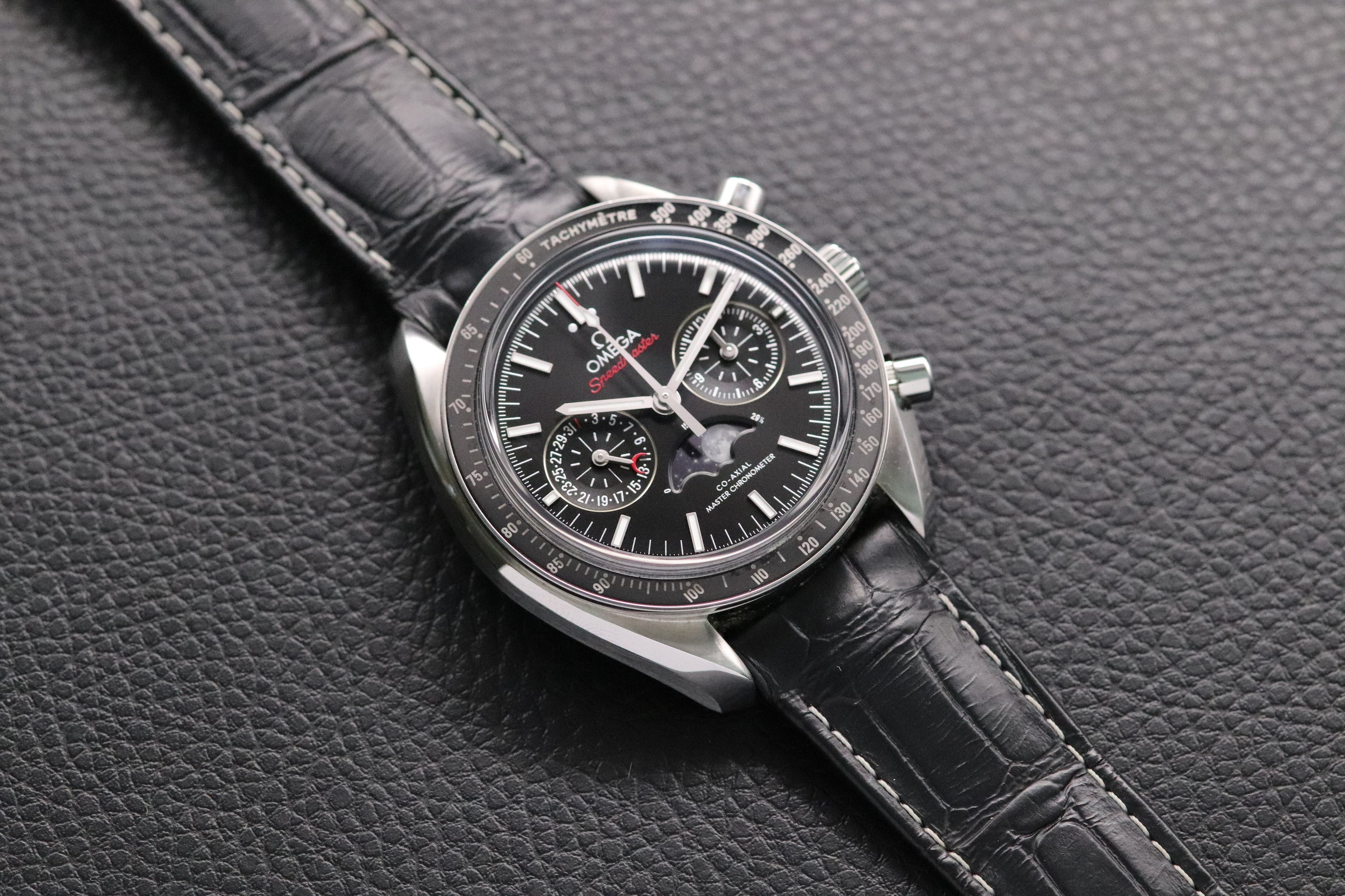Omega Speedmaster Moonwatch Moonphase 304.33.44.52.01.001 Fullset 2021 Box+Papers