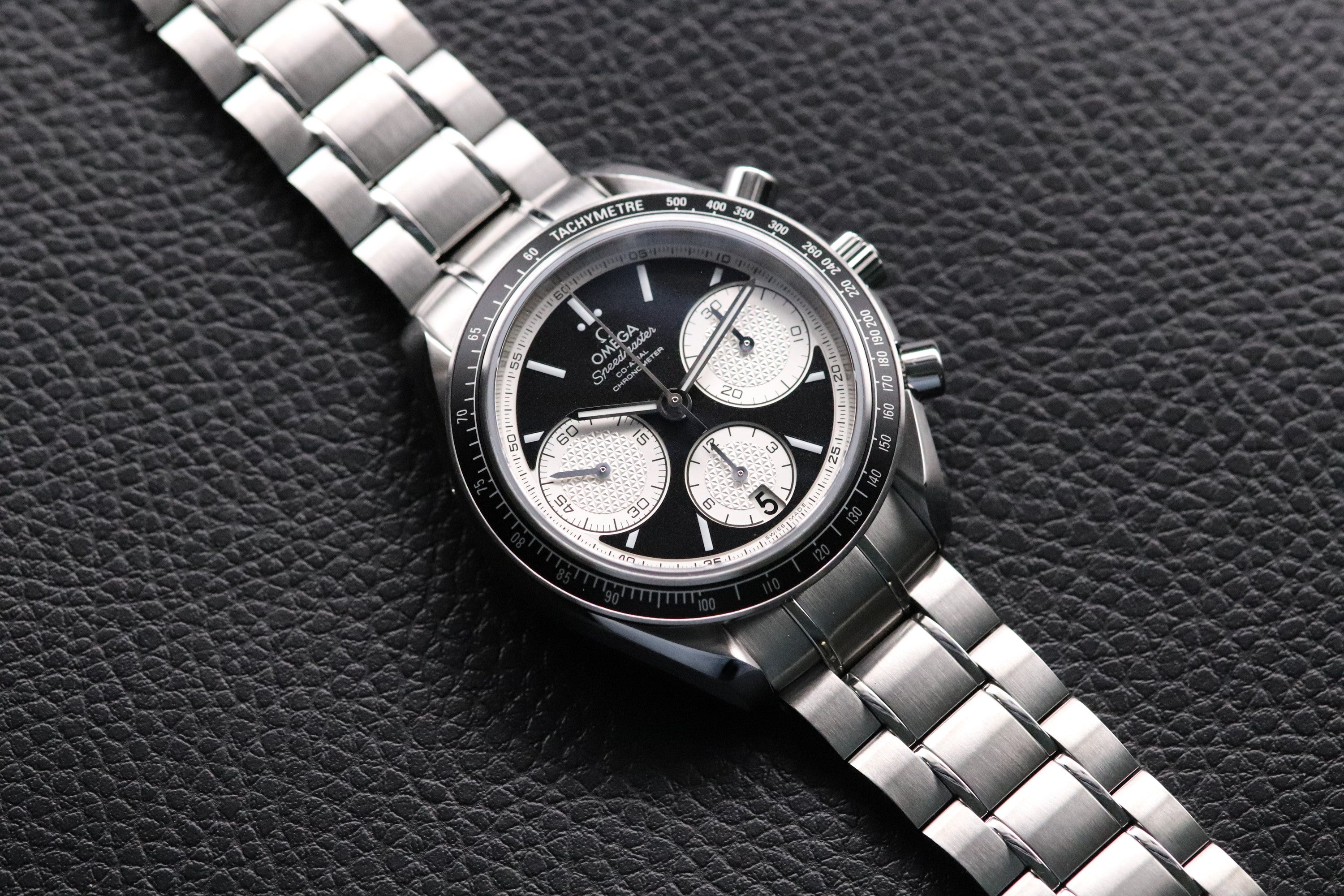 Omega Speedmaster Racing 326.30.40.50.01.002 Panda 2025 Fullset