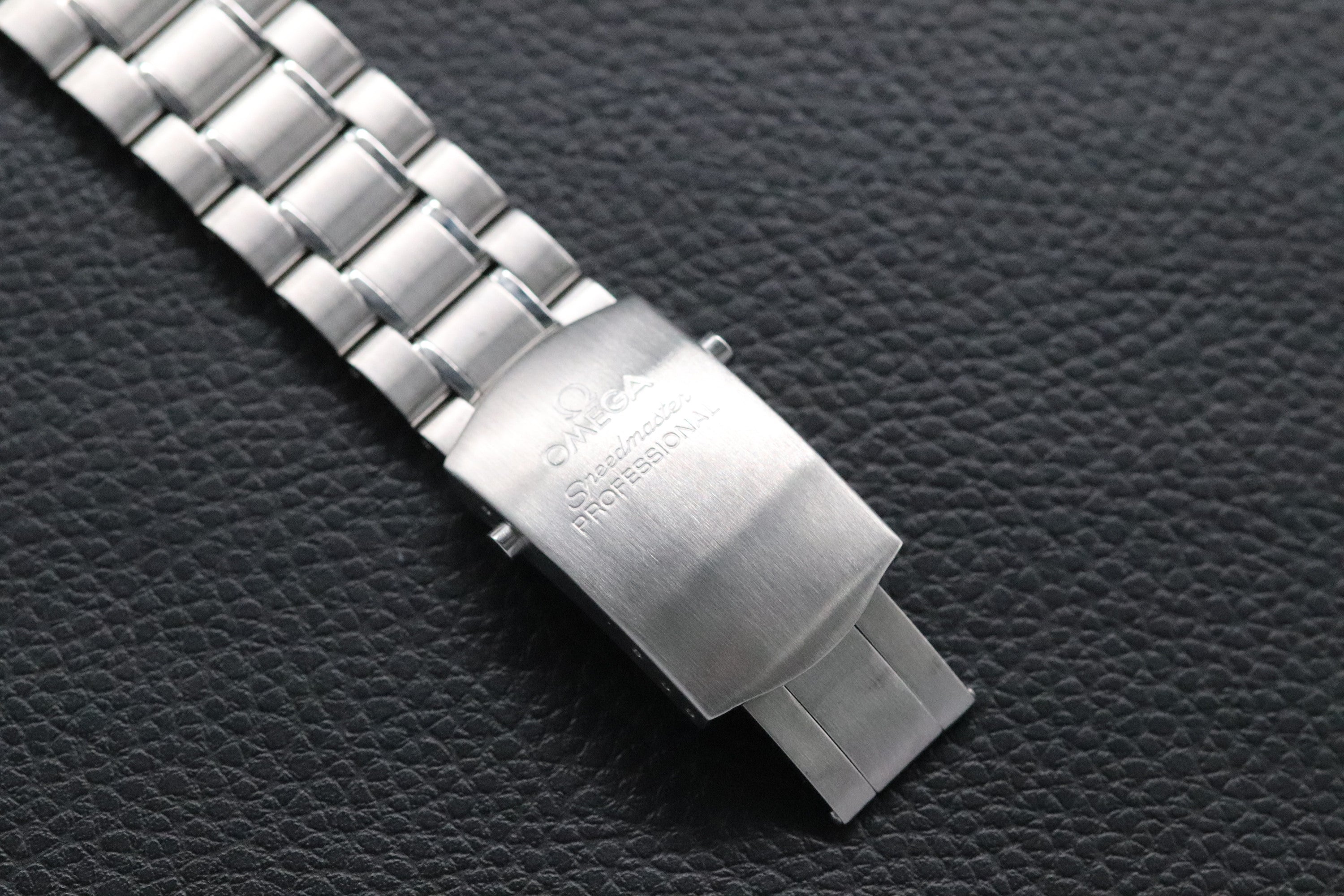 Omega Speedmaster Moonwatch 3570.50 Black Dial 2005