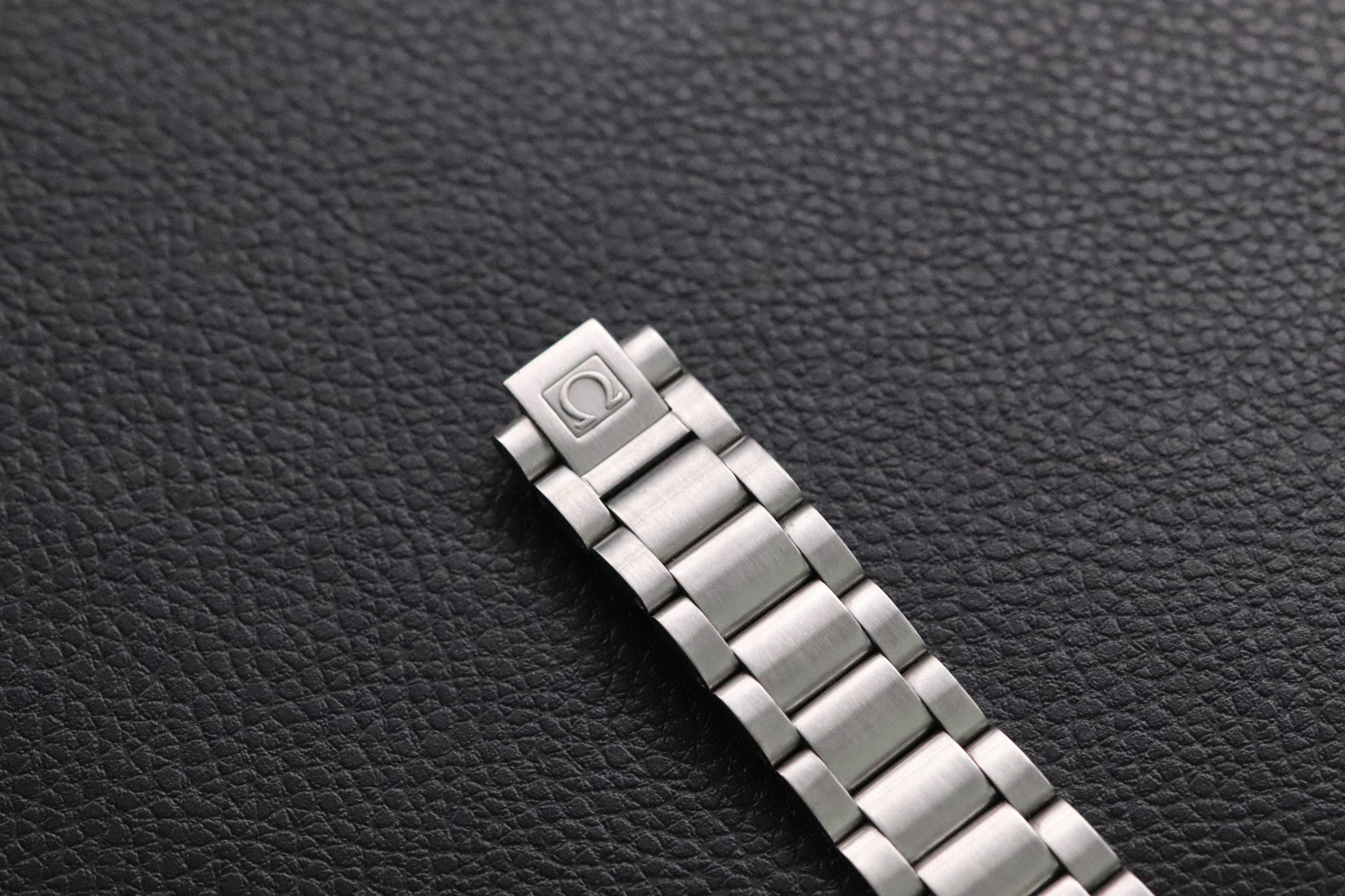 Omega Seamaster Aqua Terra 2504.30 Silver Dial 2005 Papers