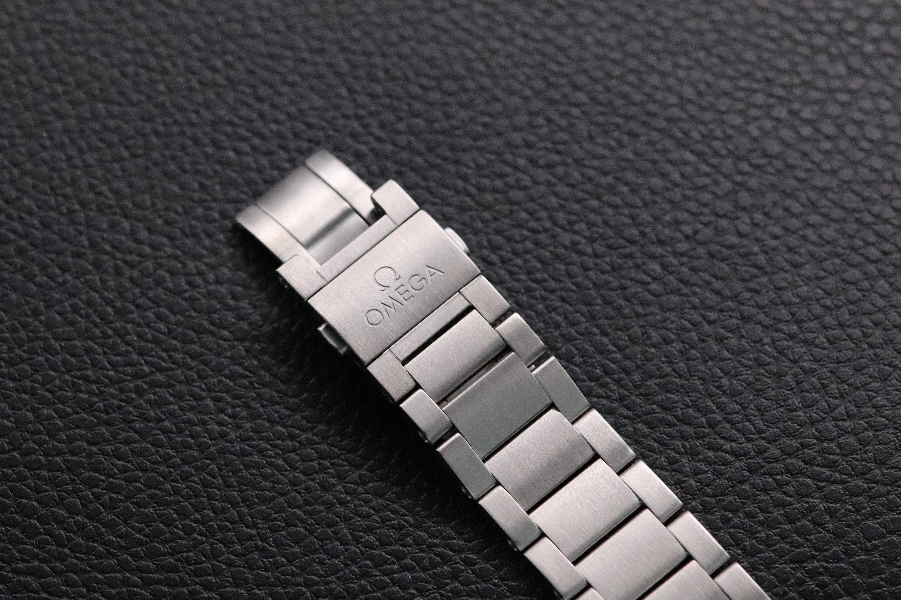 Omega Seamaster Railmaster 220.10.40.20.01.001 Fullset 2025 Box+Paper