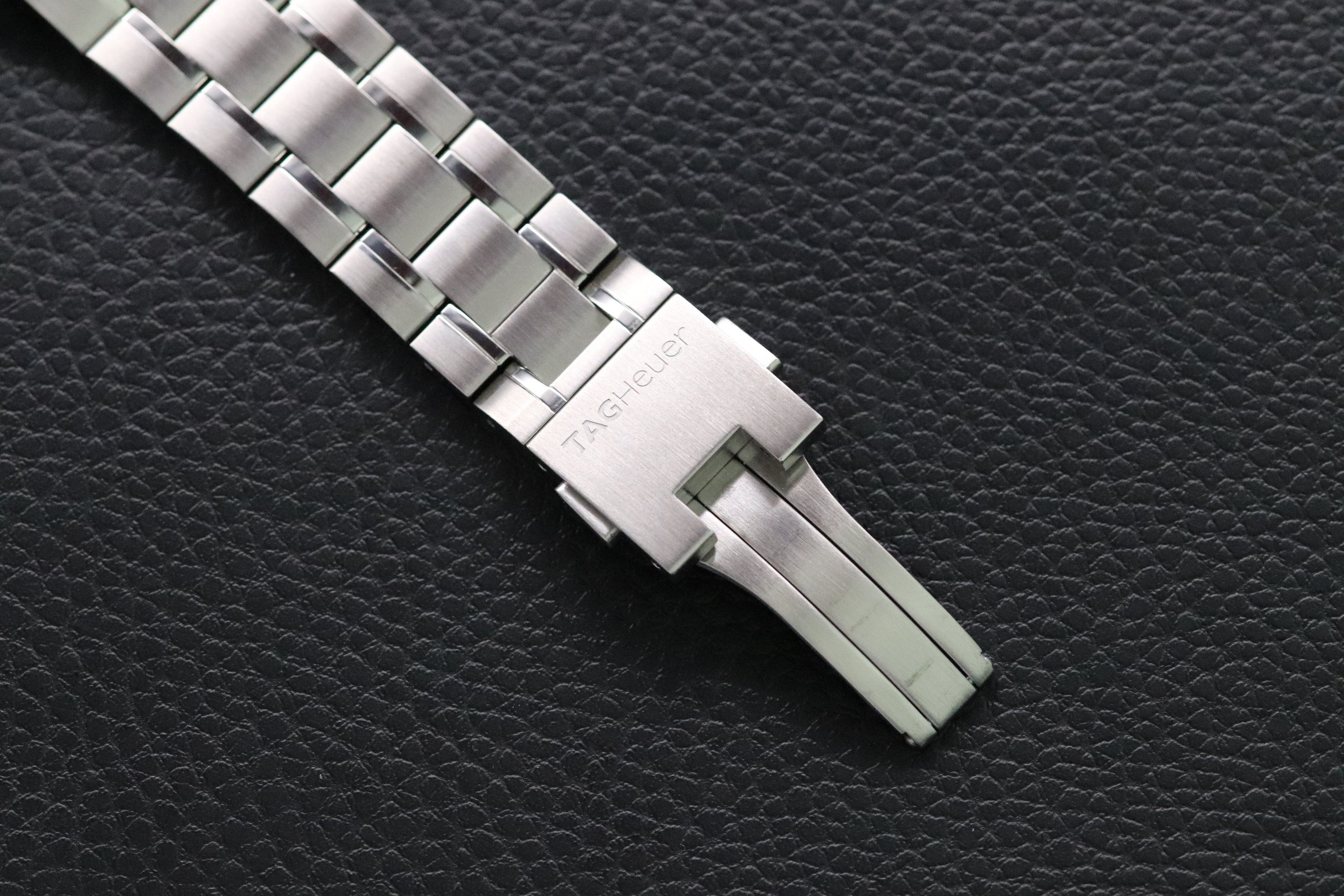 Tag Heuer Carrera Calibre 5 WV211M Black Dial 2010 Papers