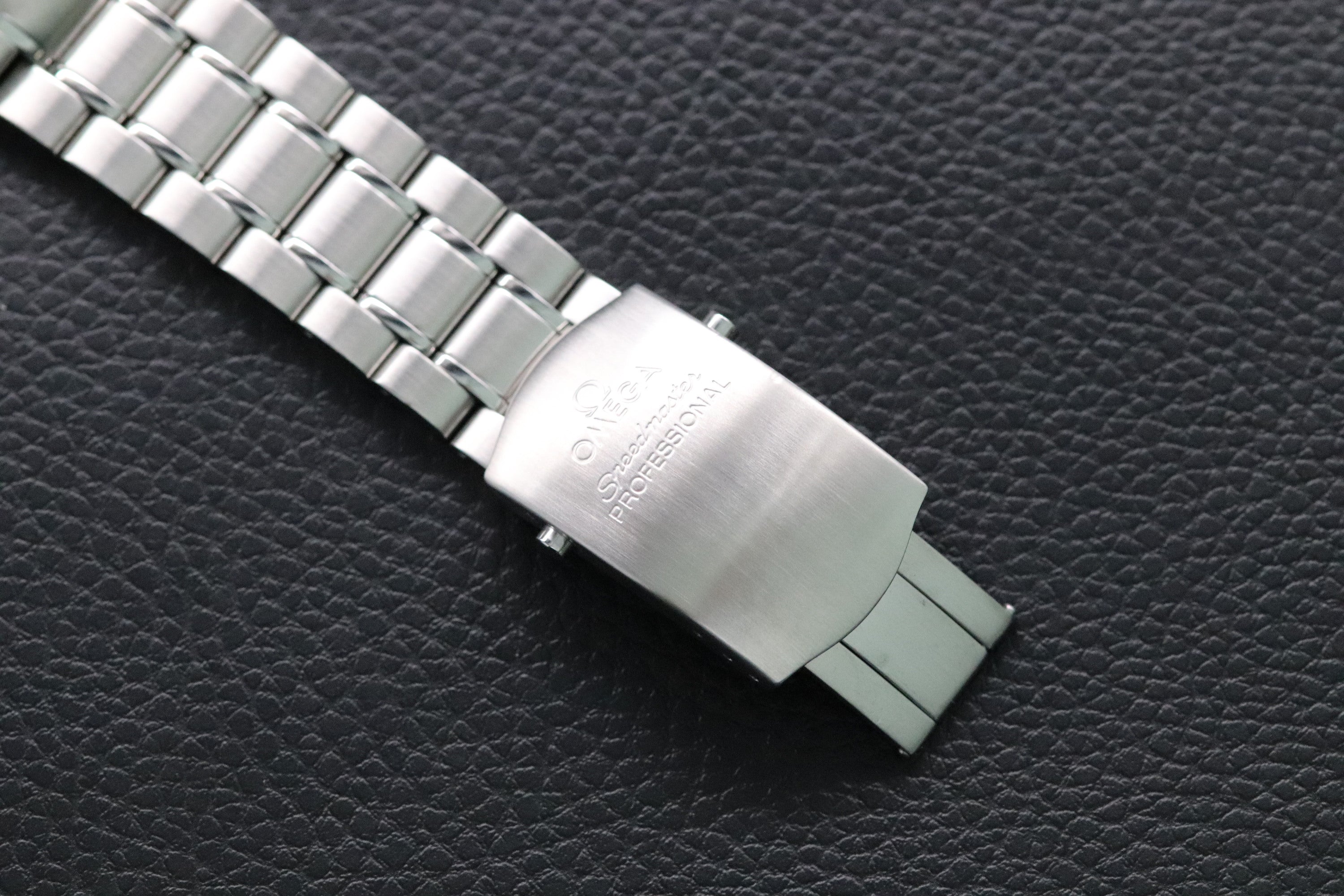 Omega Speedmaster Moonwatch 3572.50 Glass Bottom 2005