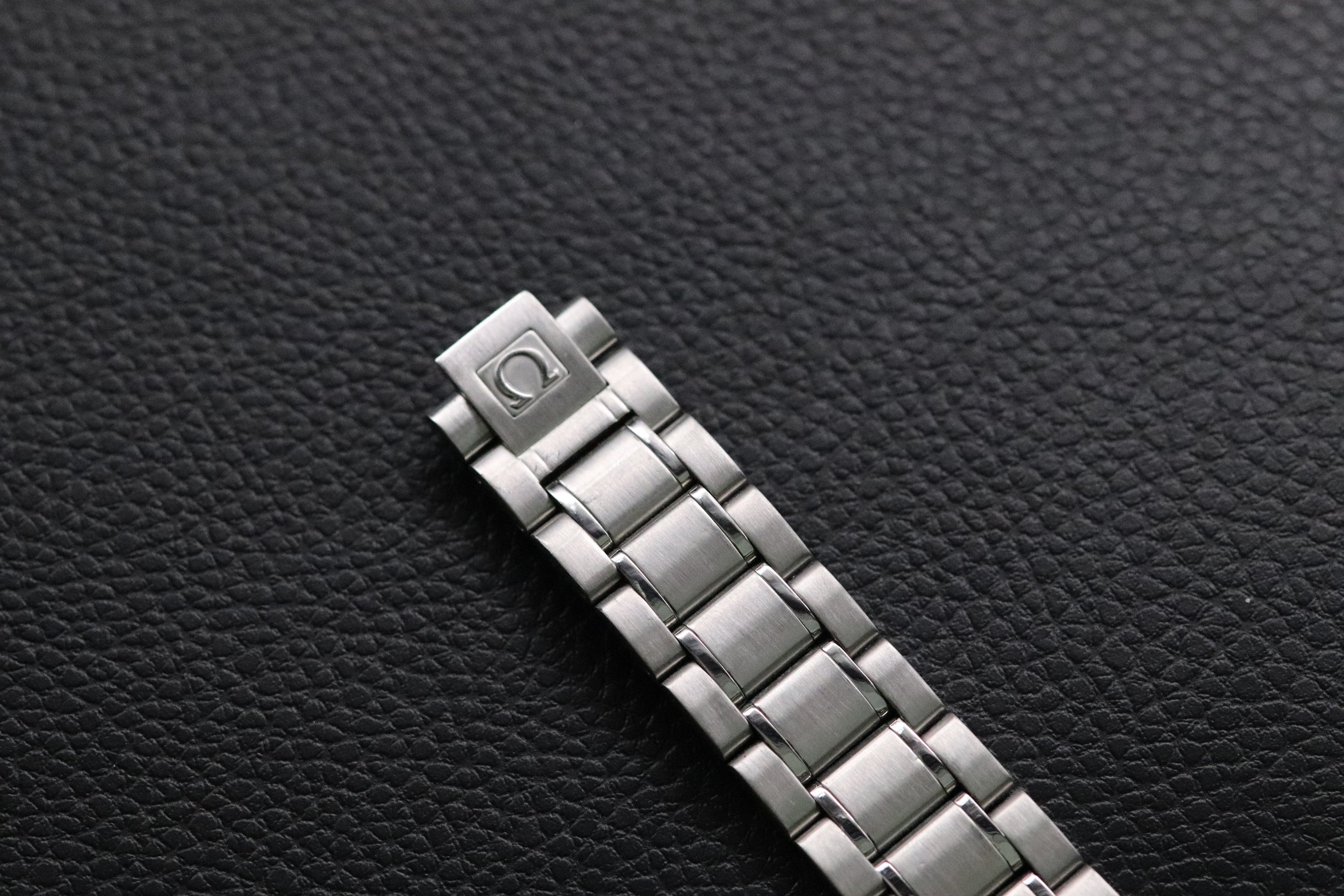 Omega Speedmaster Day Date 3520.50 Black Dial 1998 Papers