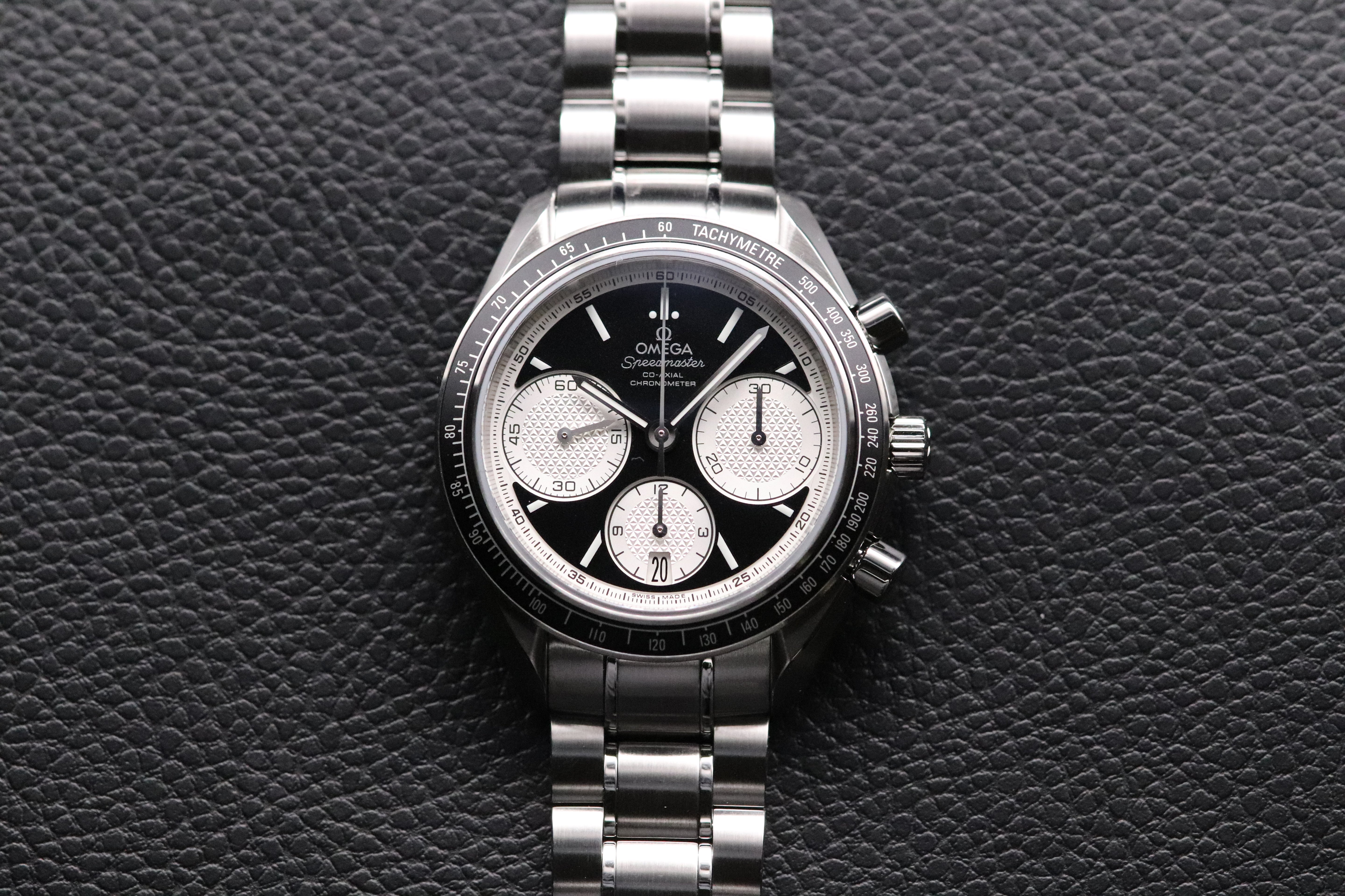 Omega Speedmaster Racing 326.30.40.50.01.002 Panda 2025 Fullset