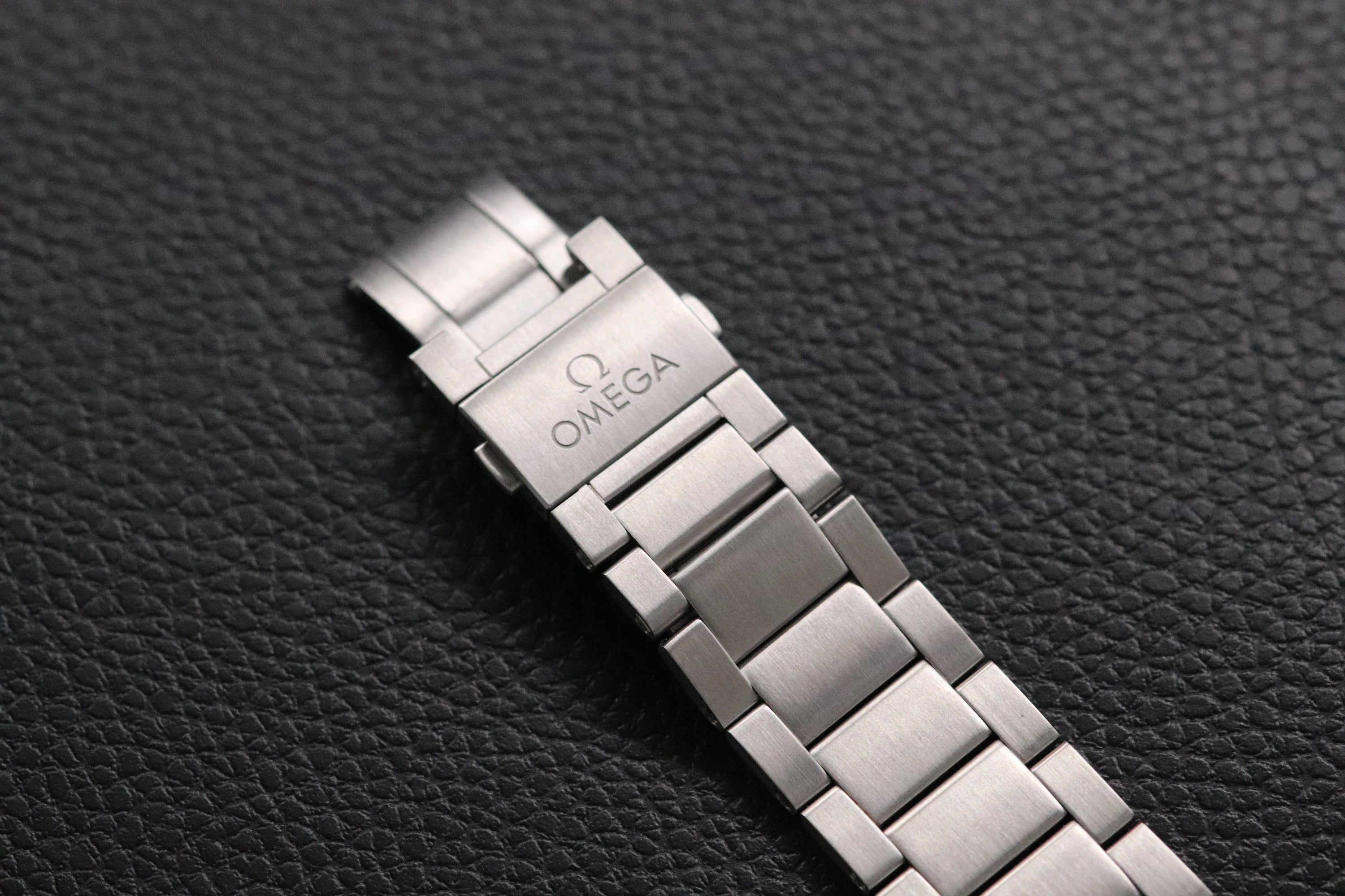 Omega Seamaster Railmaster 220.10.40.20.01.001 Fullset 2024 Box+Paper