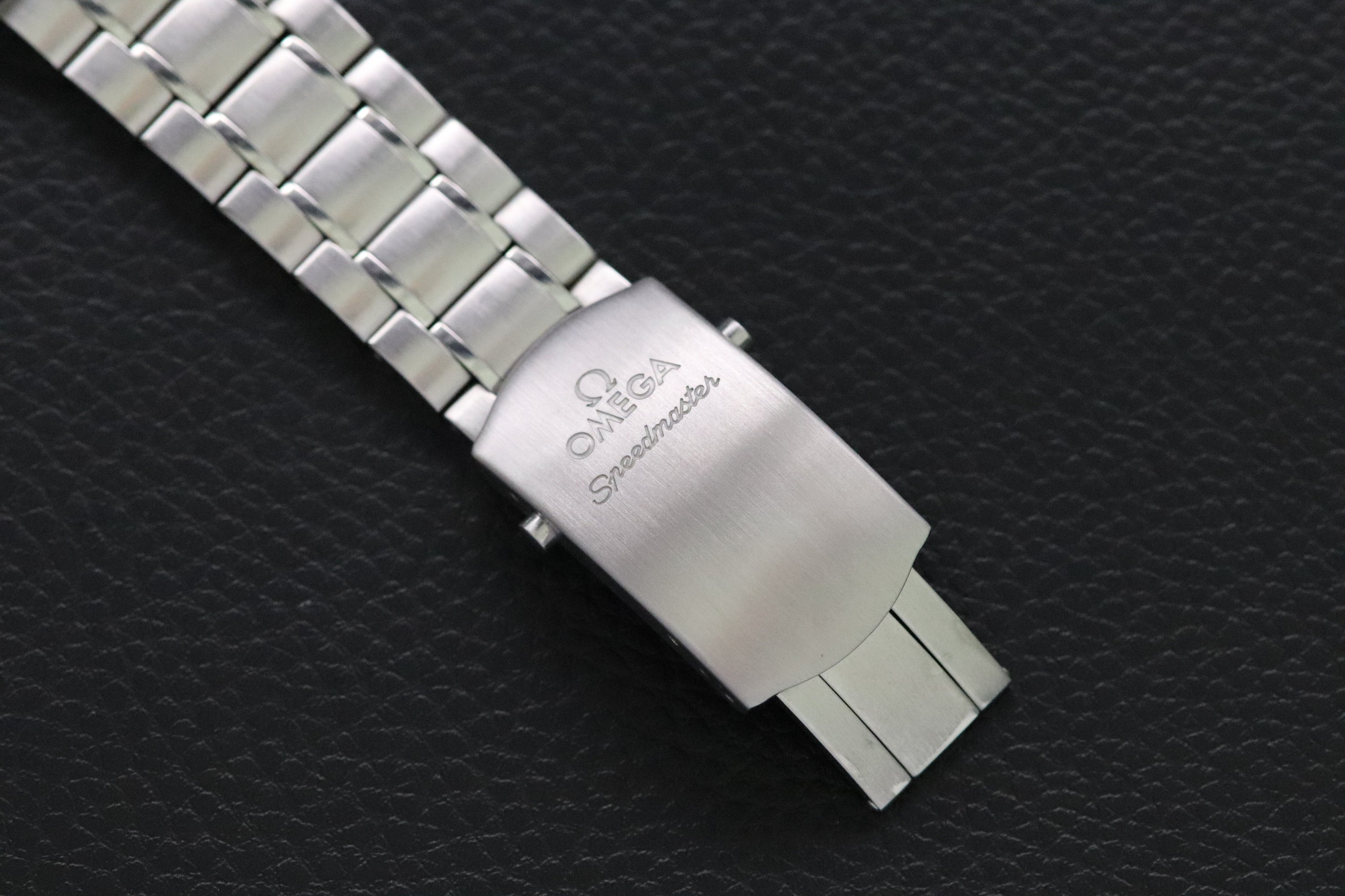 Omega Speedmaster 323.30.40.40.06.001 Papers 2018