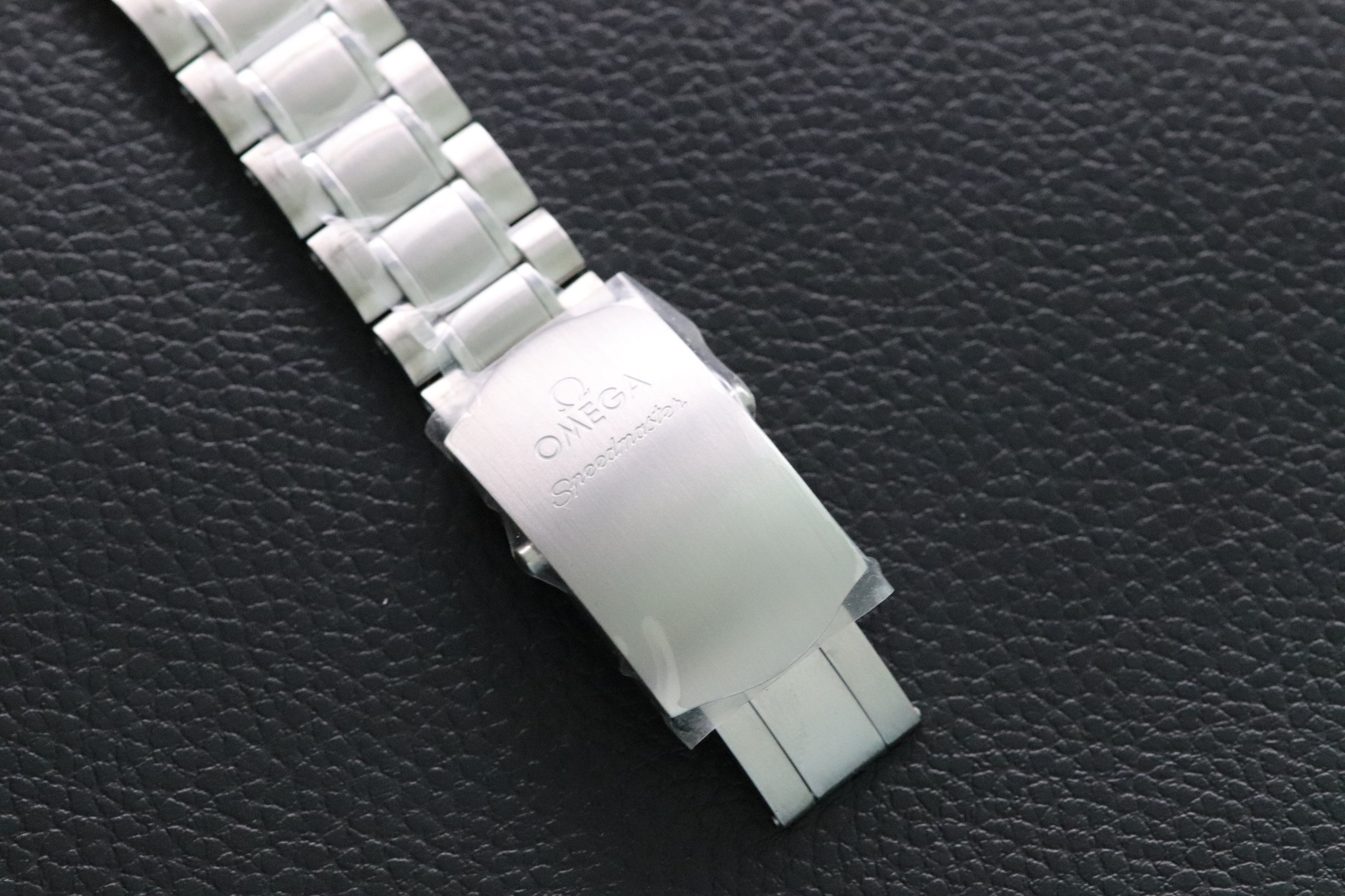 Omega Speedmaster Racing 326.30.40.50.01.002 Panda 2025 Fullset