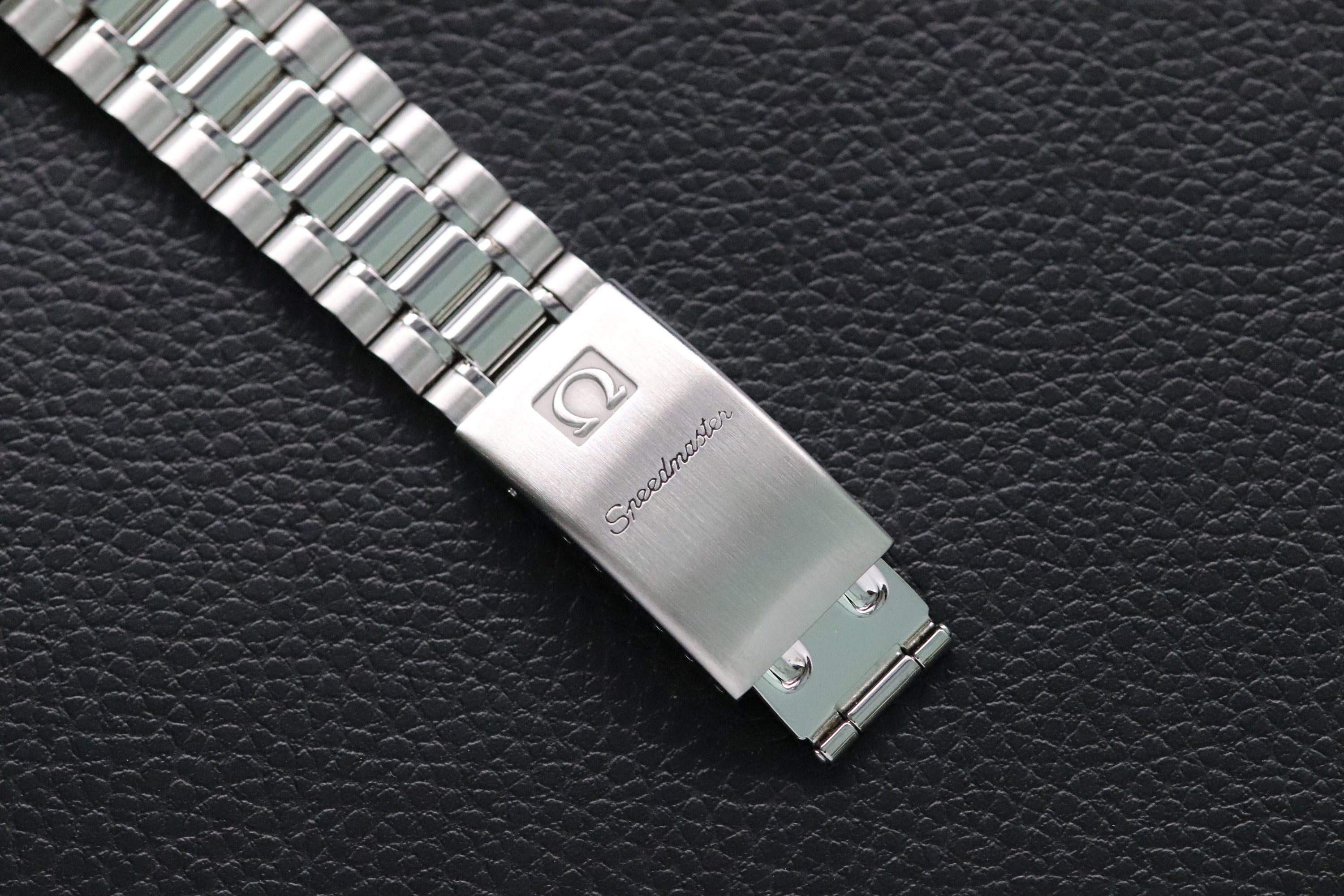 Omega Speedmaster Reduced 3518.50 Michael Schumacher 2001 Papers