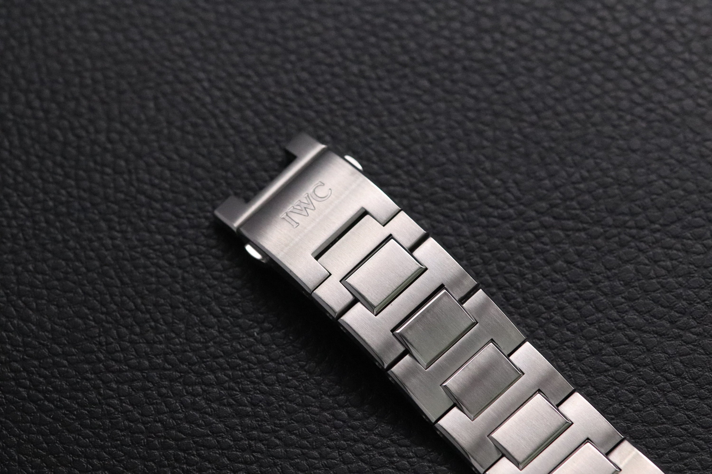 IWC Ingenieur Automatic IW323902 Papers 2013