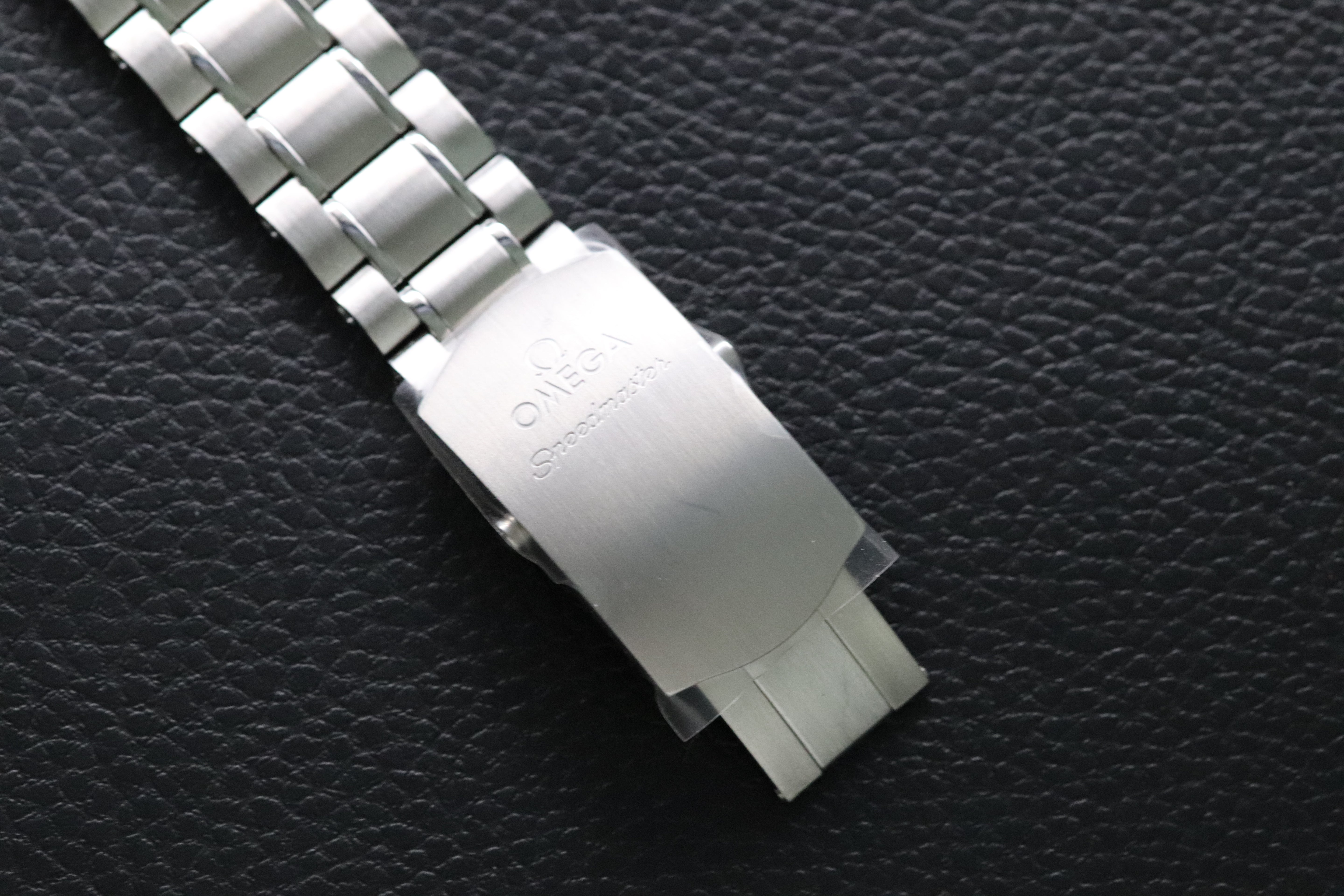 Omega Speedmaster Racing 326.30.40.50.01.002 Panda 2025 Fullset