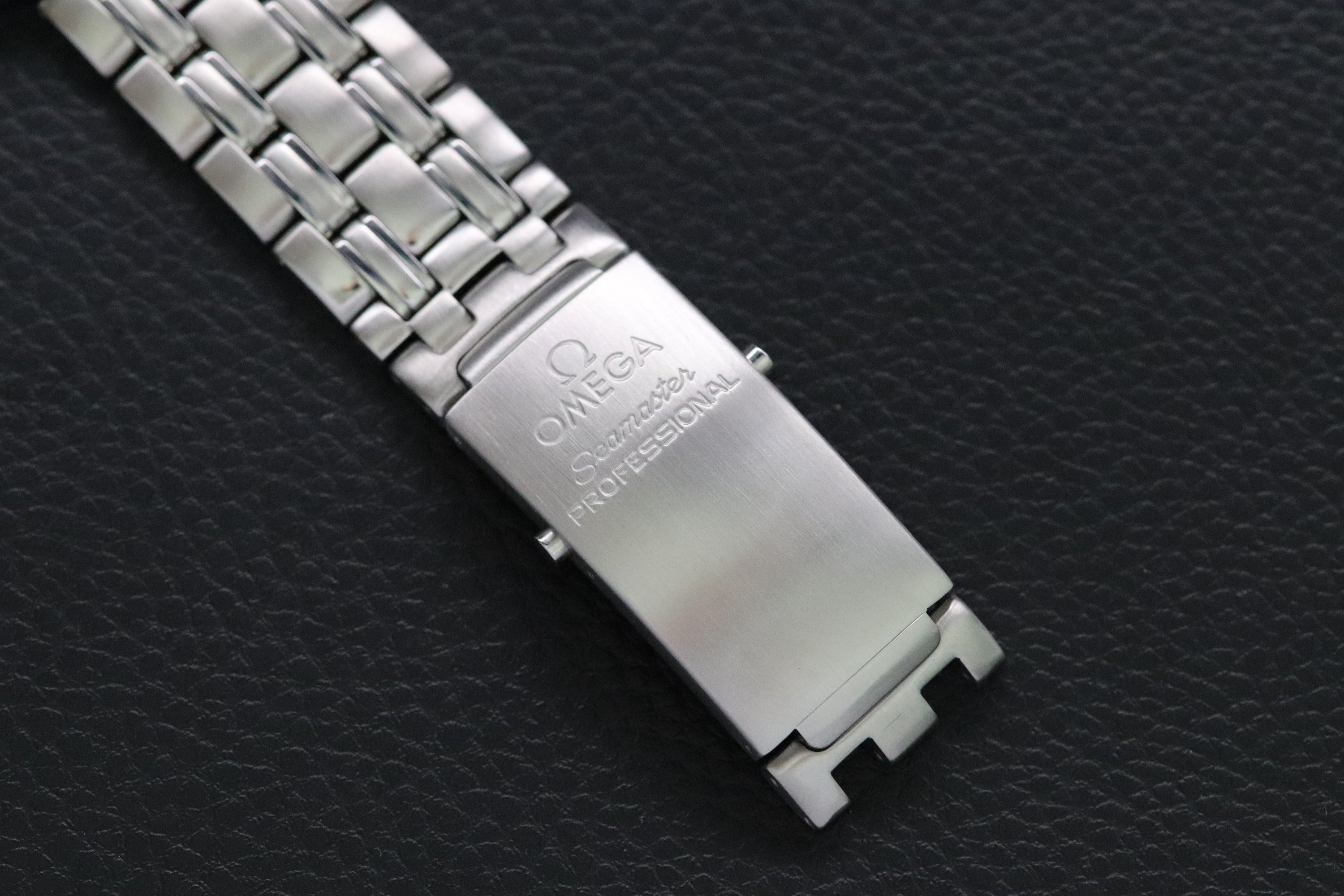 Omega Seamaster 2531.80 James Bond 1999 Papers