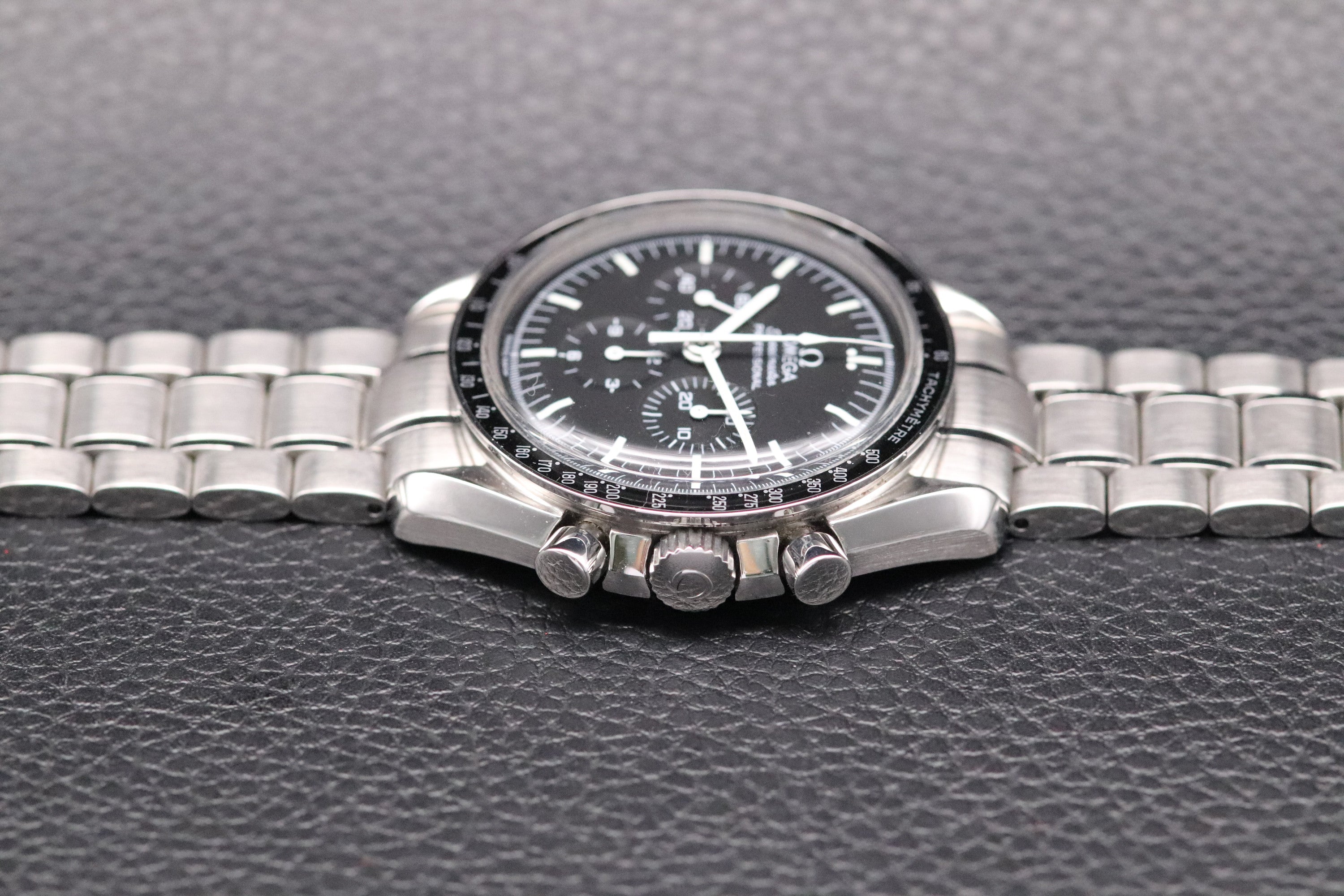 Omega Speedmaster Moonwatch 3572.50 Glass Bottom 2005
