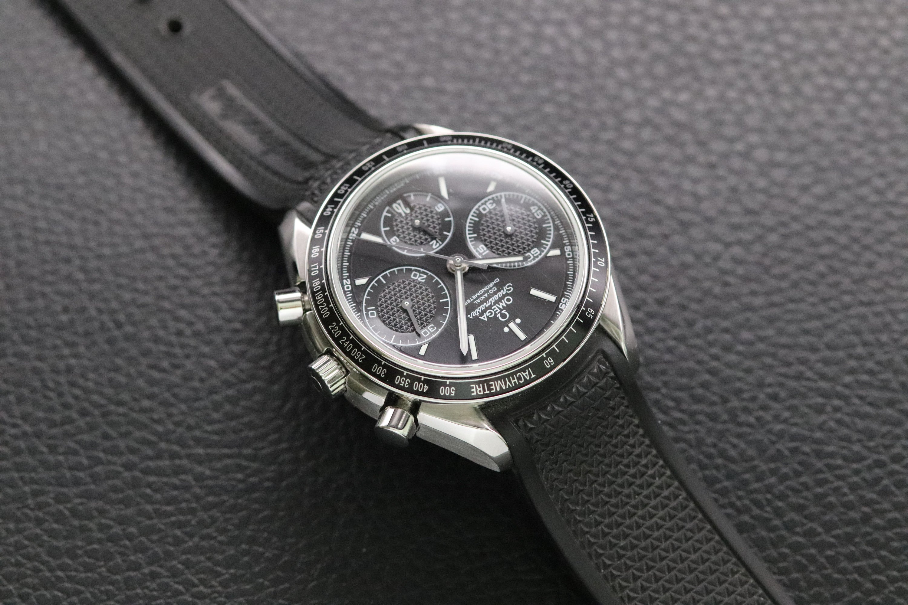 Omega Speedmaster Racing 326.32.40.50.01.001