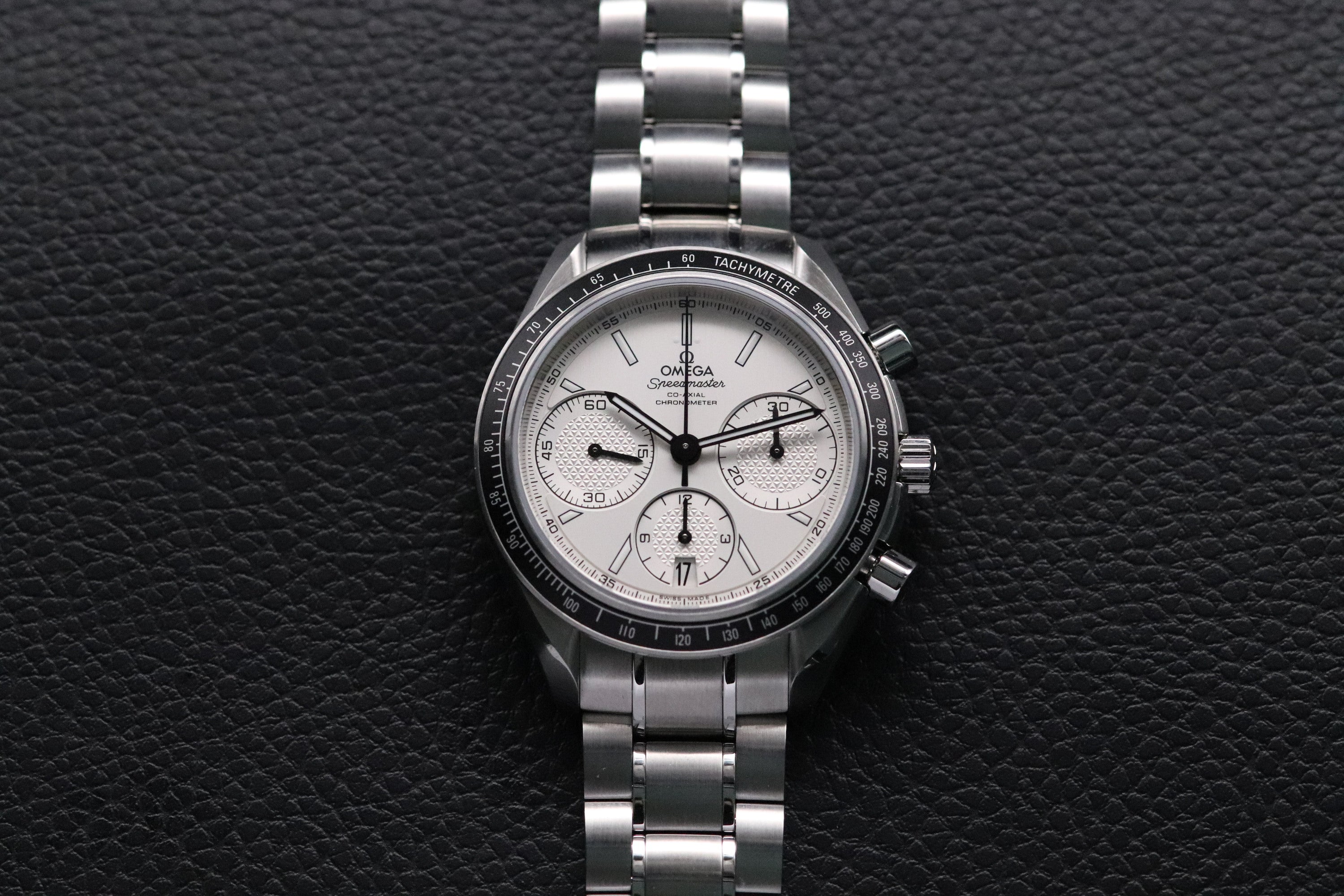 Omega Speedmaster Racing 326.30.40.50.02.001 Albino 2025 Fullset