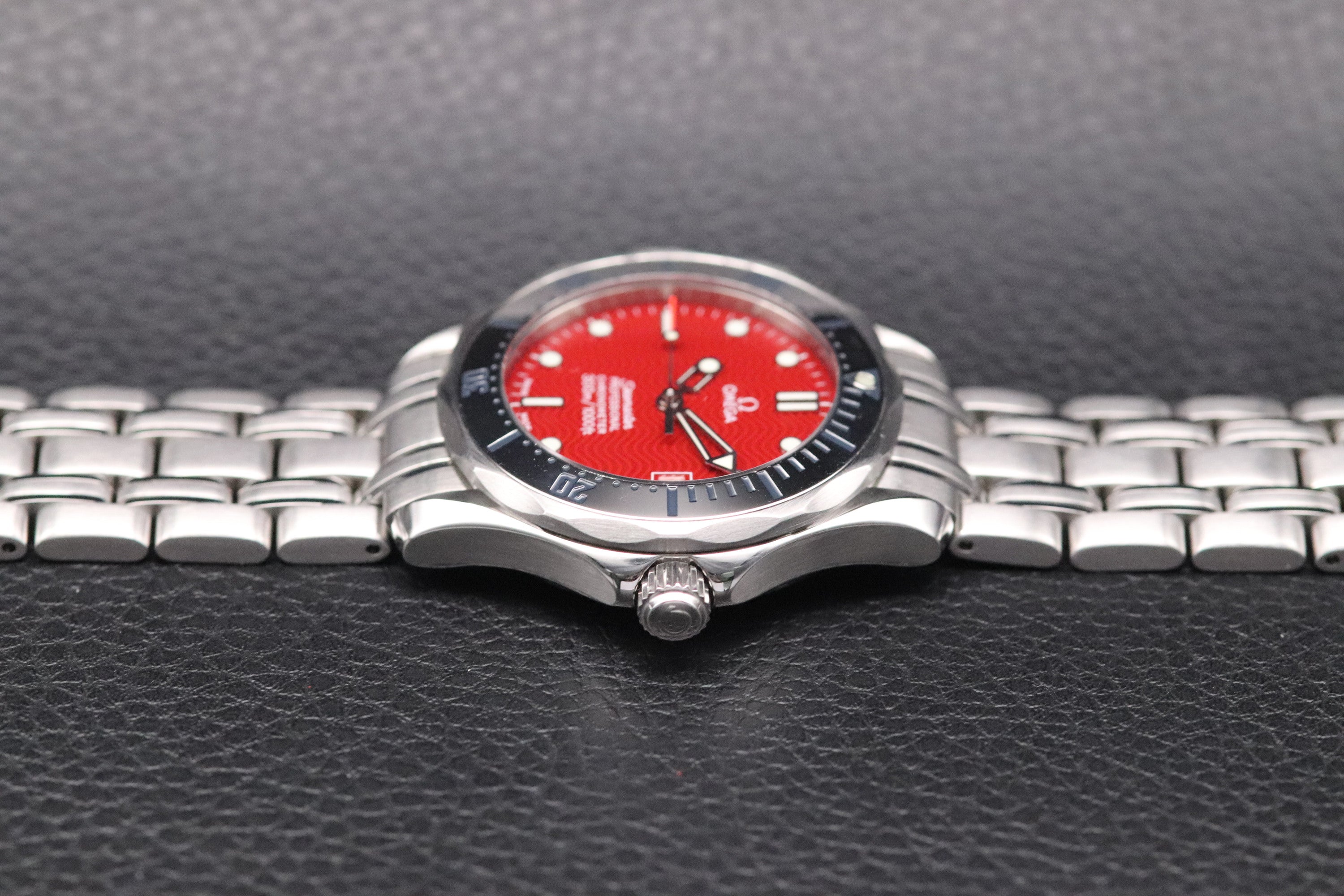 Omega Seamaster 300 2552.61 Red Dial 1999