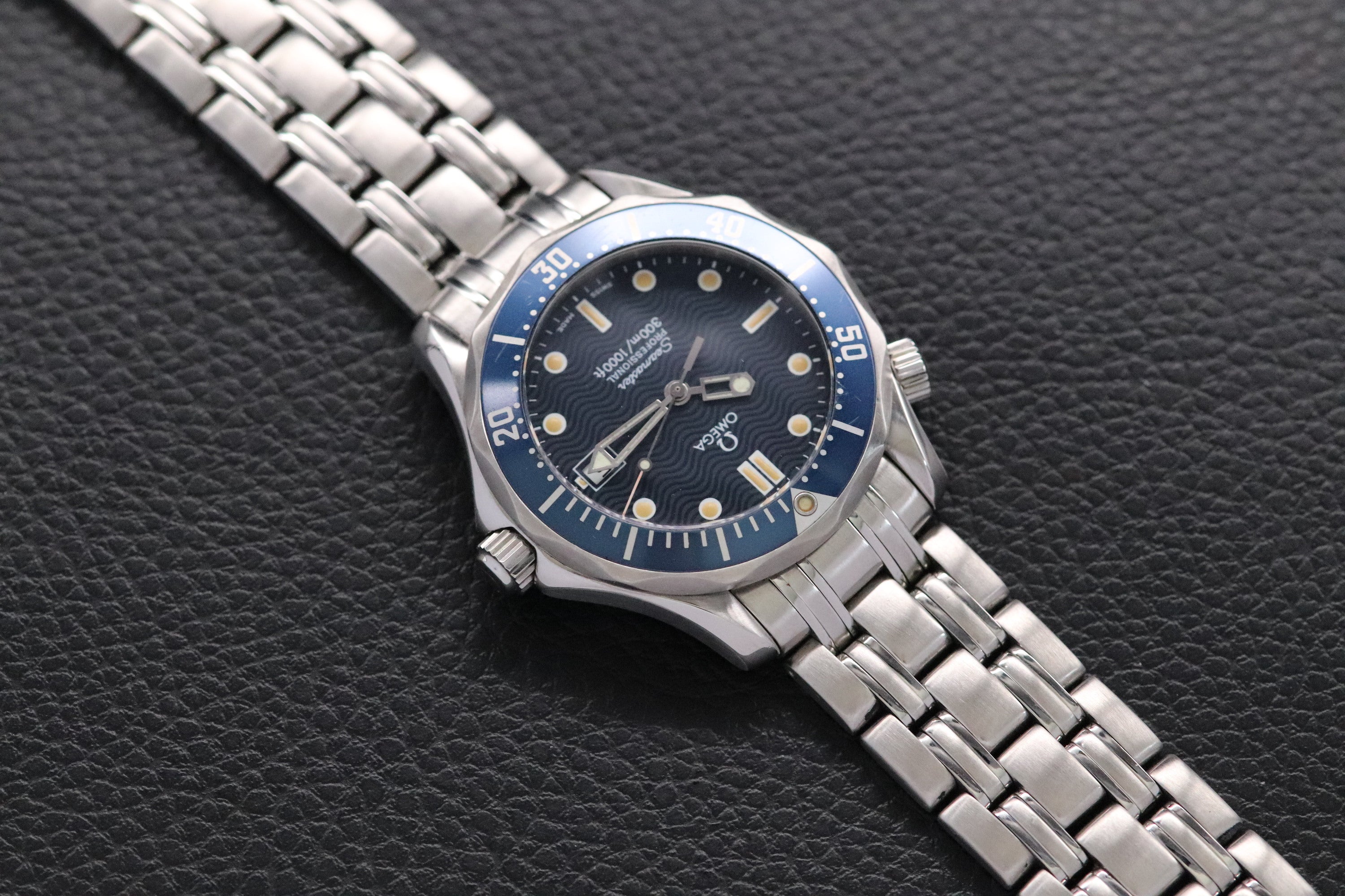 Omega Seamaster James Bond 2531.80 Blue 1995