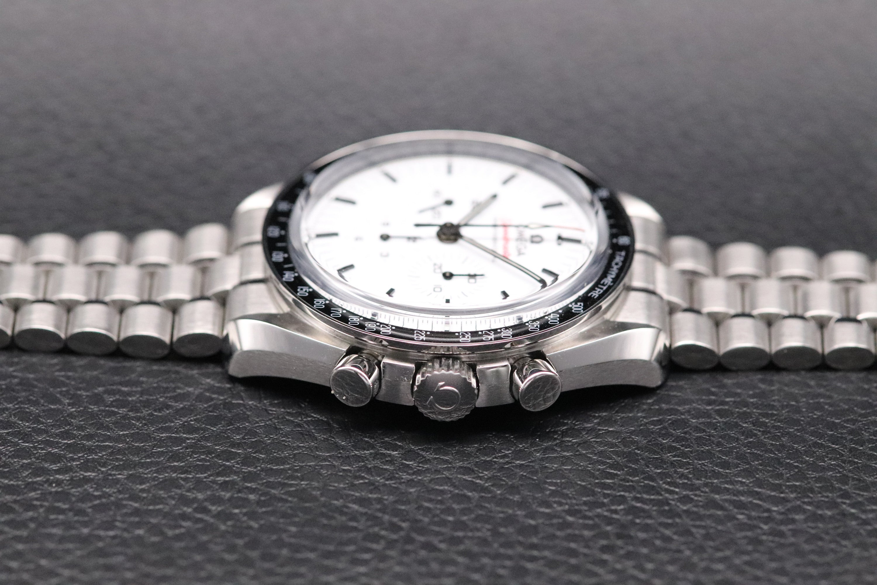 Omega Speedmaster Professional Moonwatch 310.30.42.50.04.001 Fullset 2024 Box+Papers