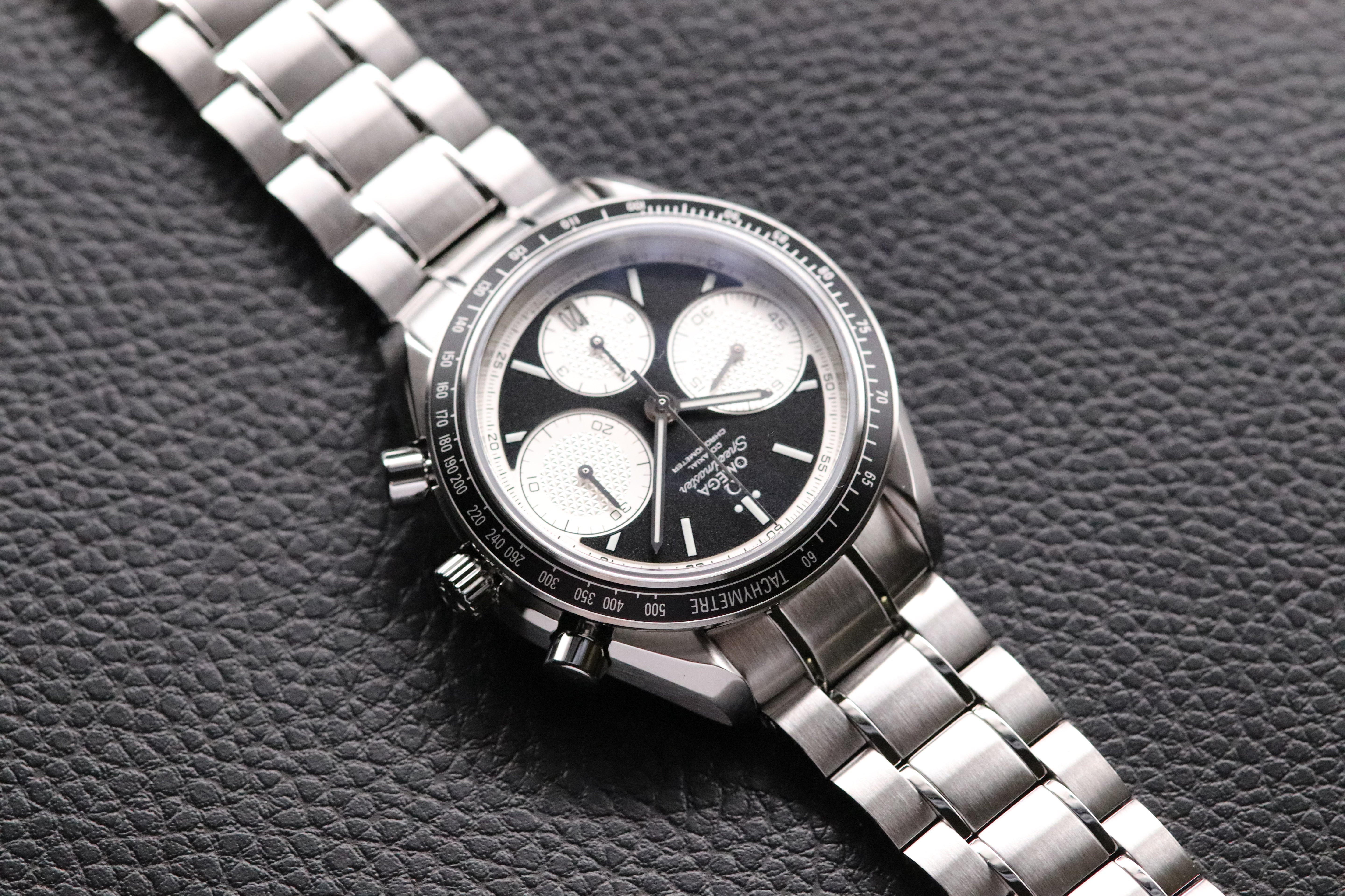 Omega Speedmaster Racing 326.30.40.50.01.002 Panda 2025 Fullset