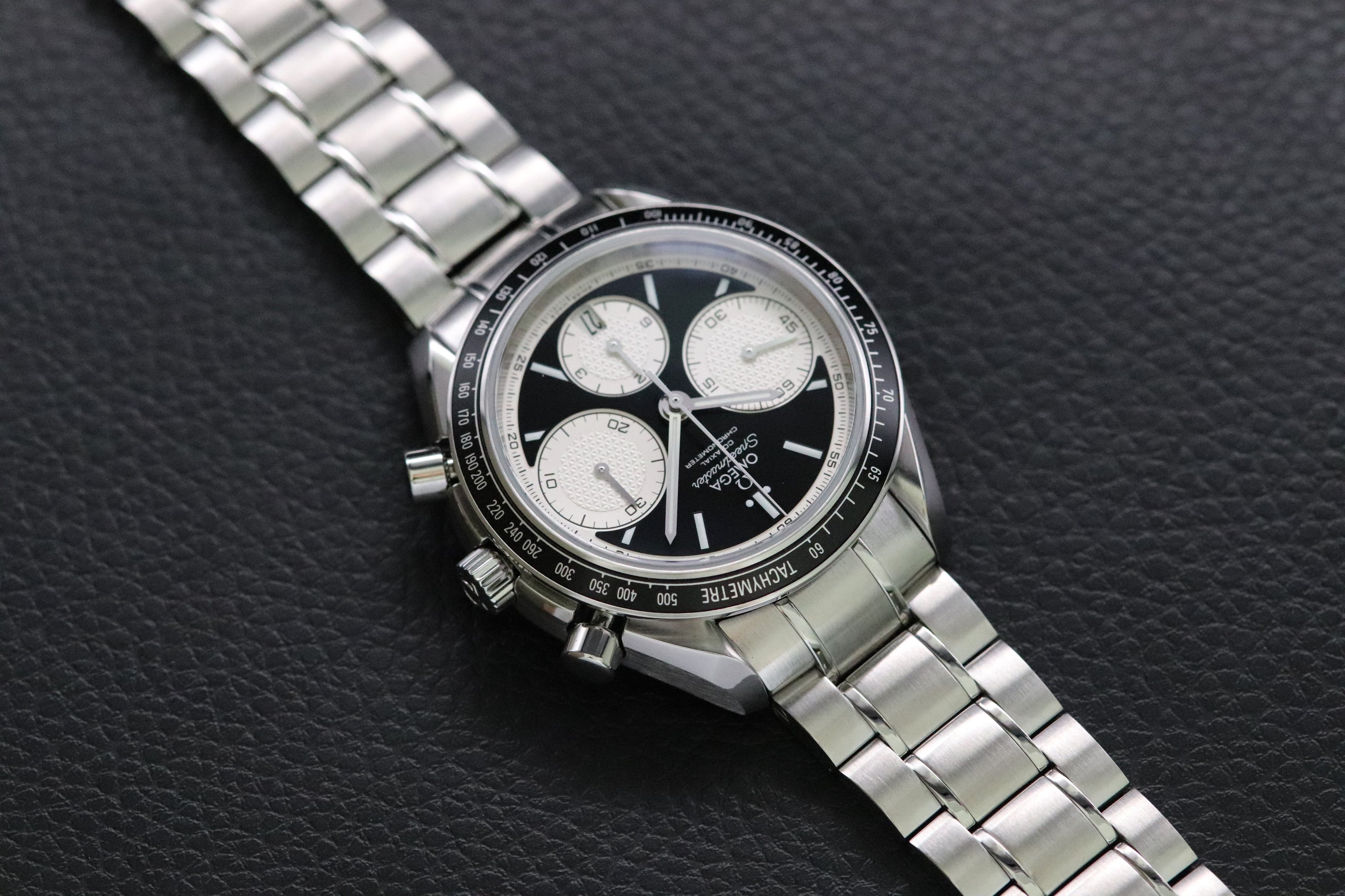 Omega Speedmaster Racing 326.30.40.50.01.002 Panda 2024 Fullset