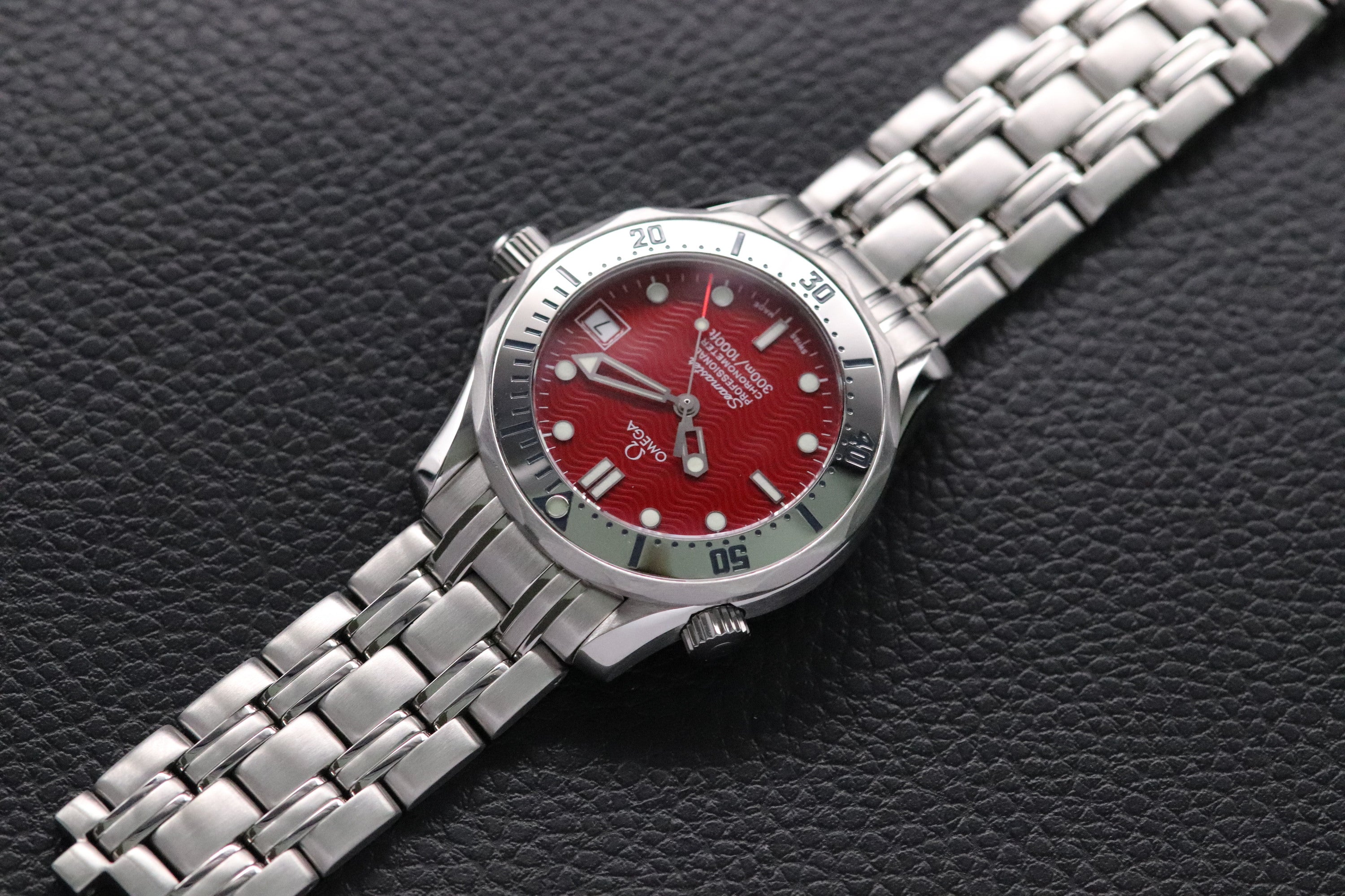 Omega Seamaster 300 2552.61 Red Dial 1999