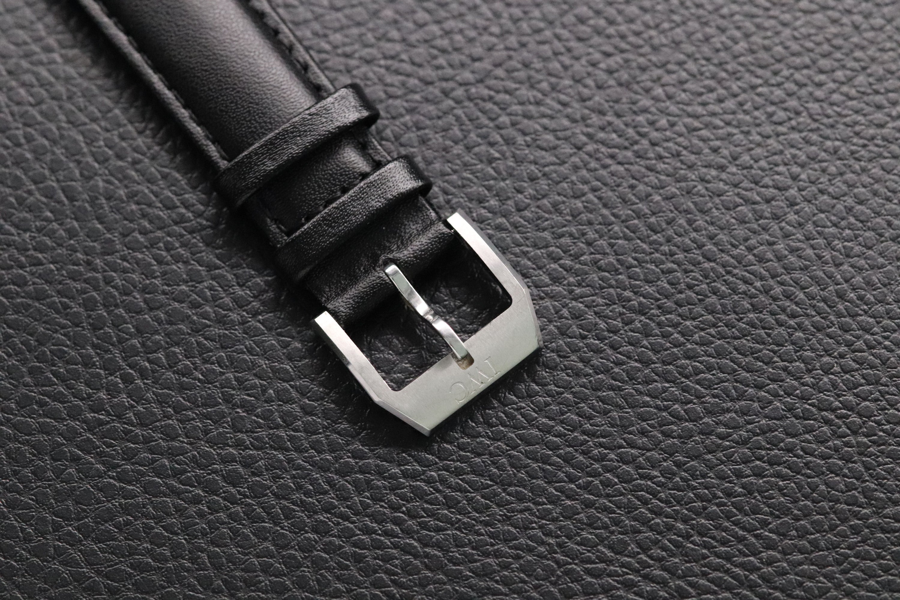 IWC Mark XVIII Pilot IW327002 Papers 2017