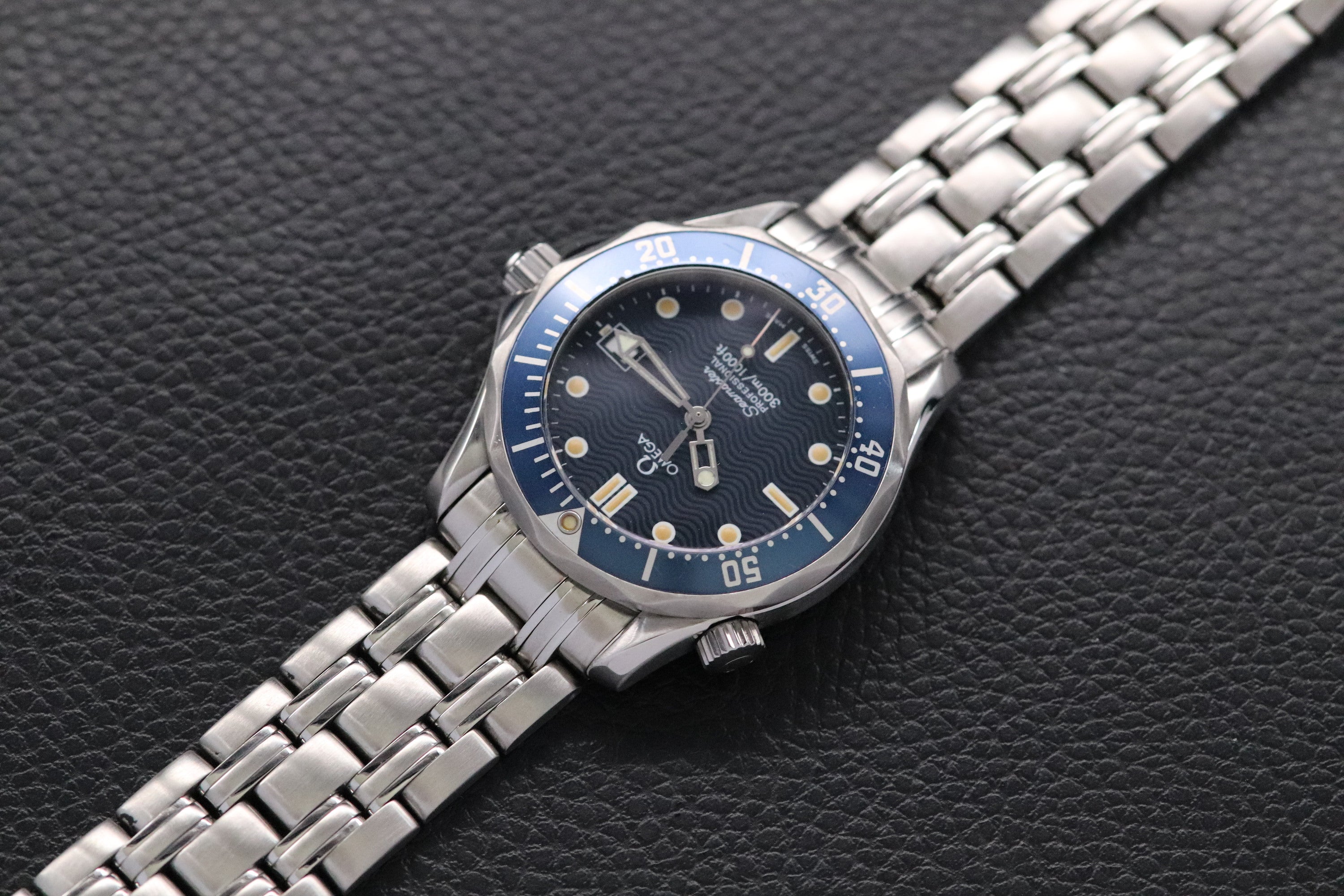 Omega Seamaster James Bond 2531.80 Blue 1995