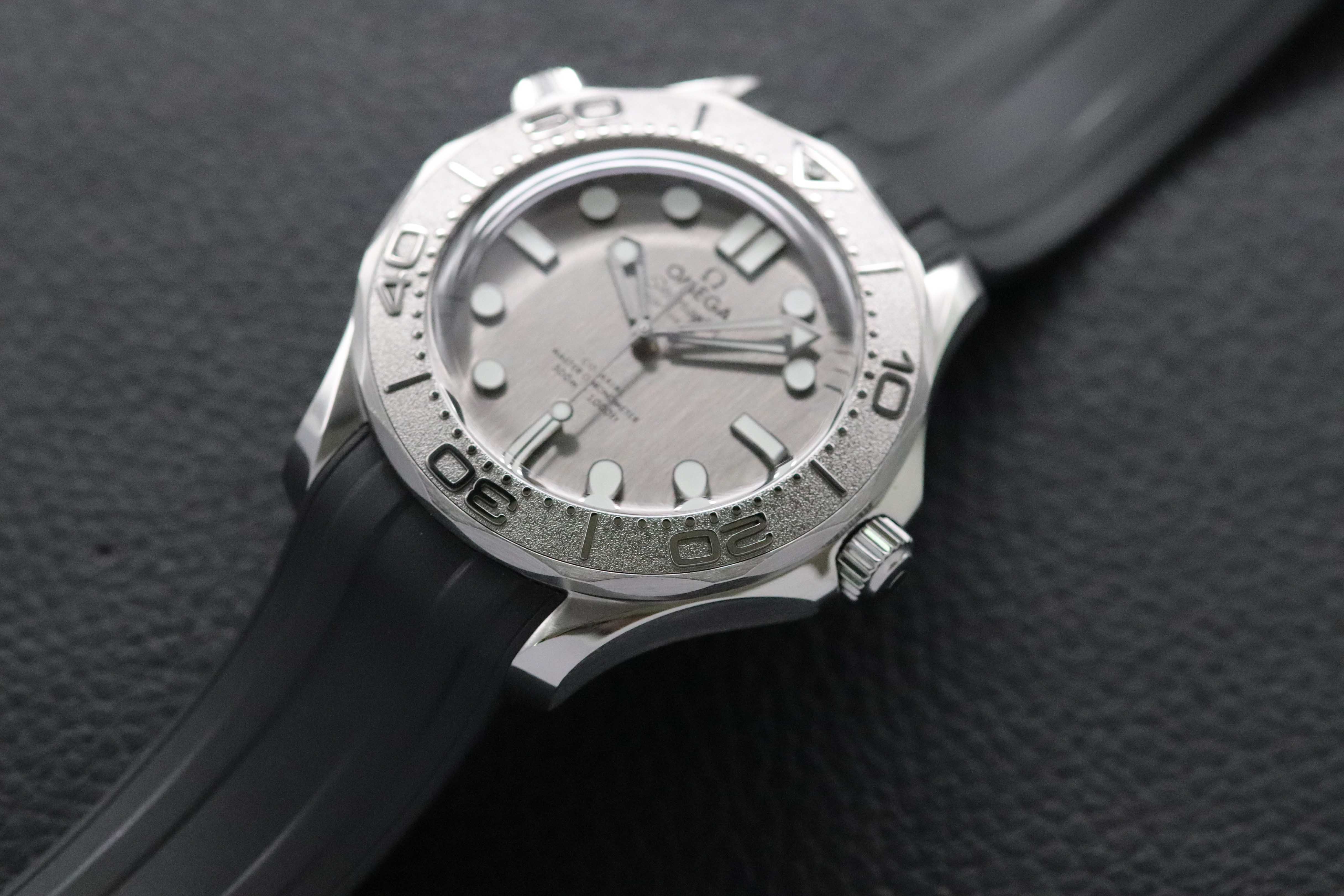 Omega Seamaster Diver 300 210.32.42.20.06.002 Grey Dial 2025