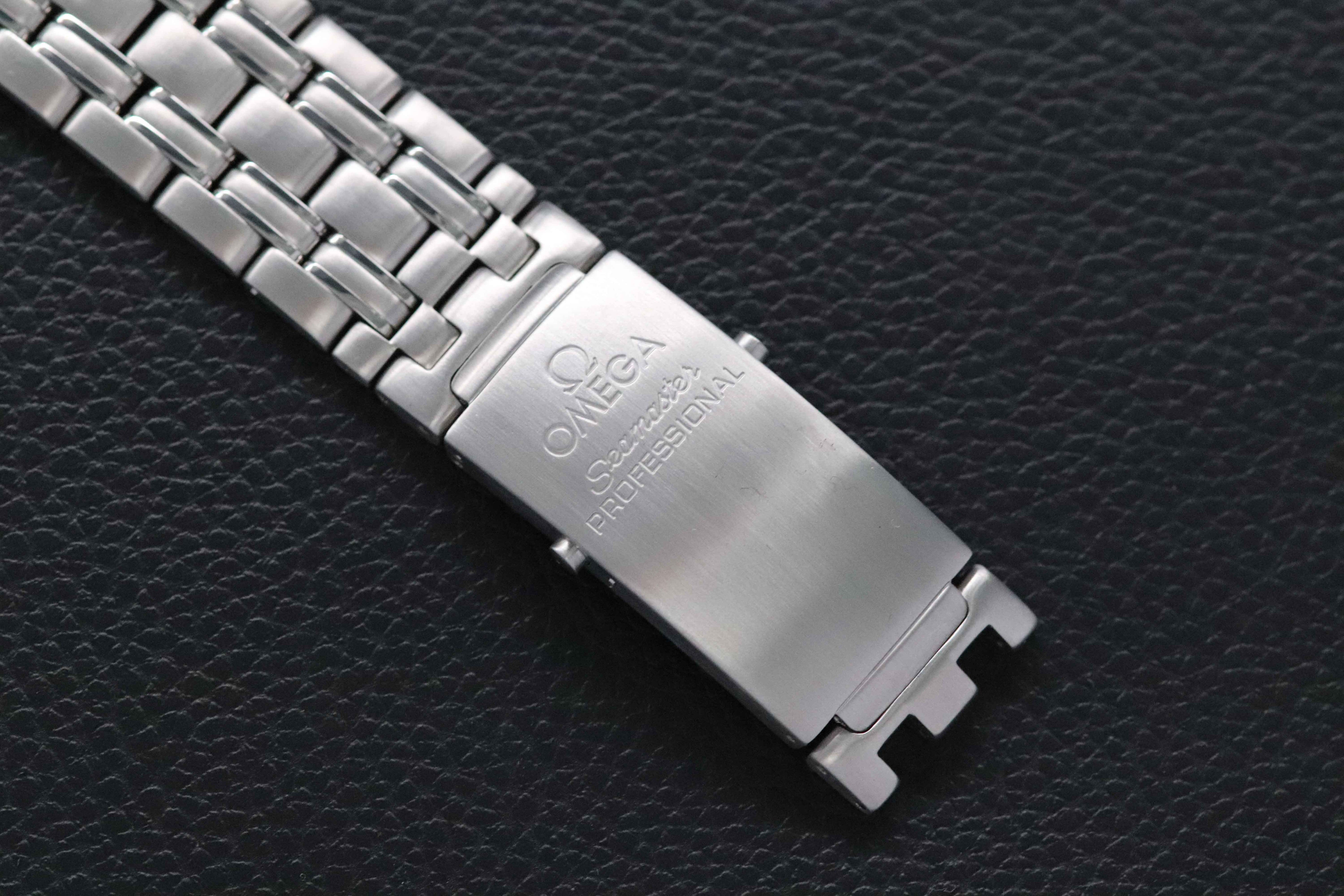 Omega Seamaster 2531.80 James Bond 2000 Papers