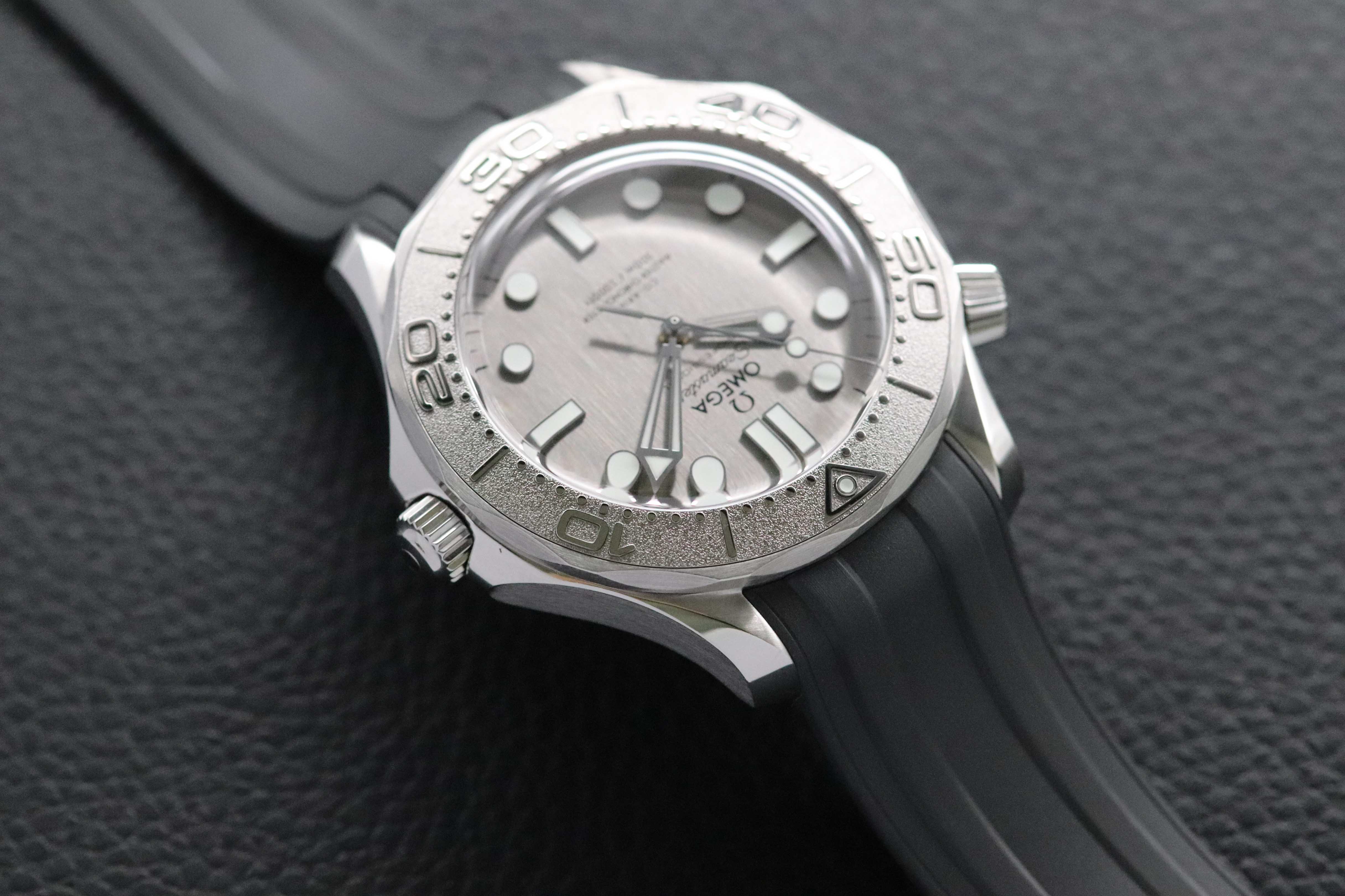 Omega Seamaster Diver 300 210.32.42.20.06.002 Grey Dial 2025