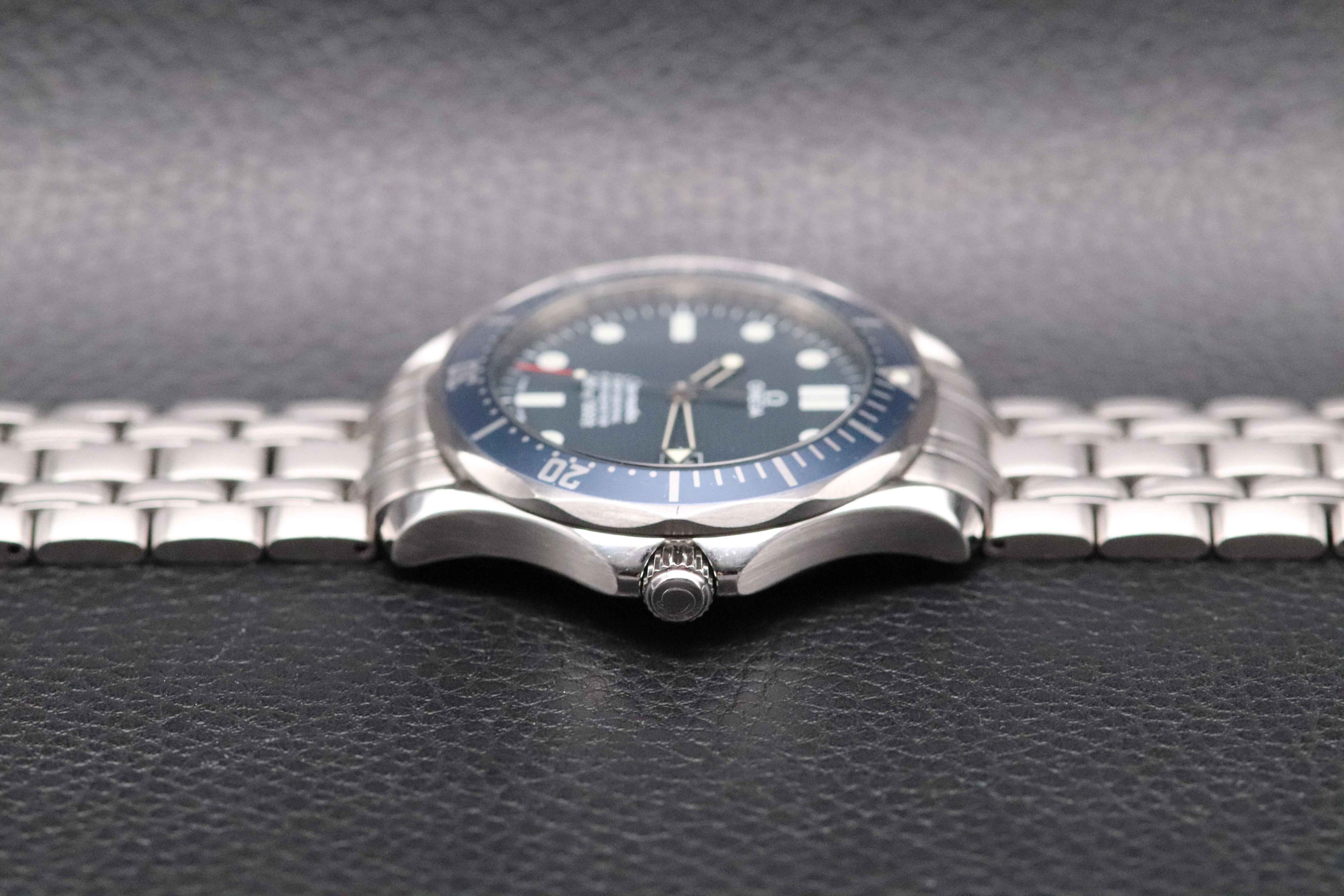 Omega Seamaster 2531.80 James Bond 2004 Papers