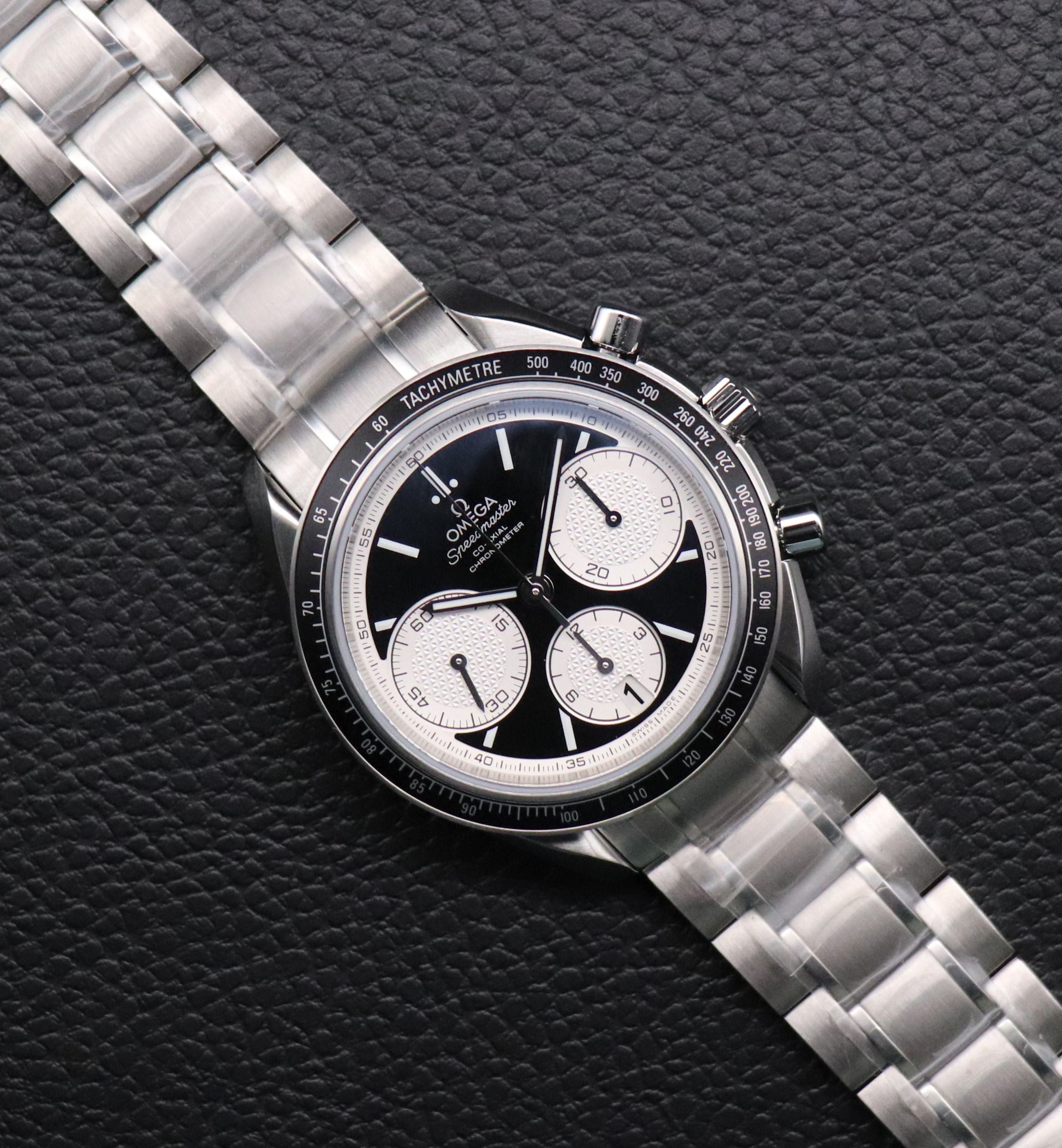 Omega Speedmaster Racing 326.30.40.50.01.002 Panda 2025 Fullset