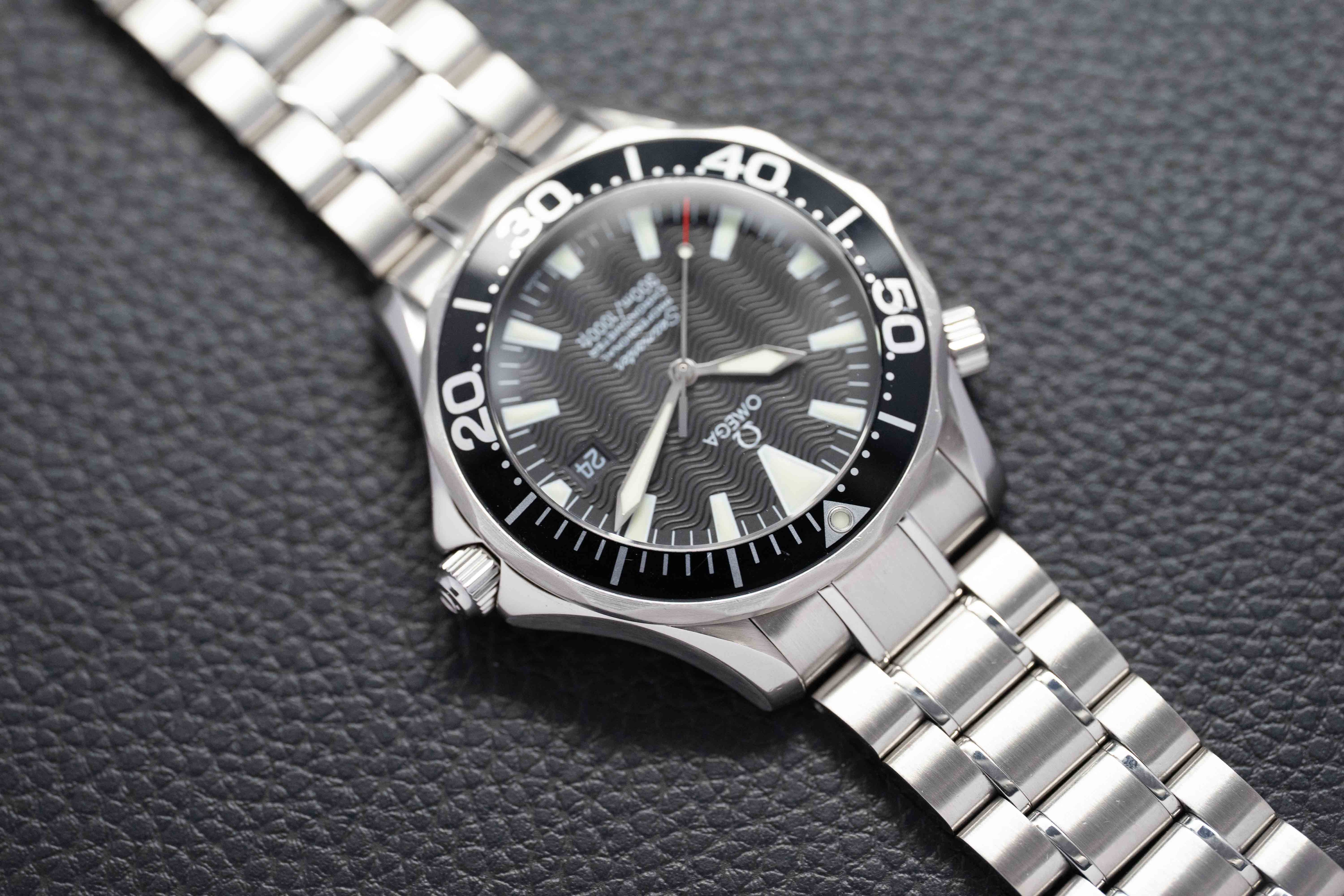 Omega Seamaster 300 2254.50 Black Dial 2004 Papers