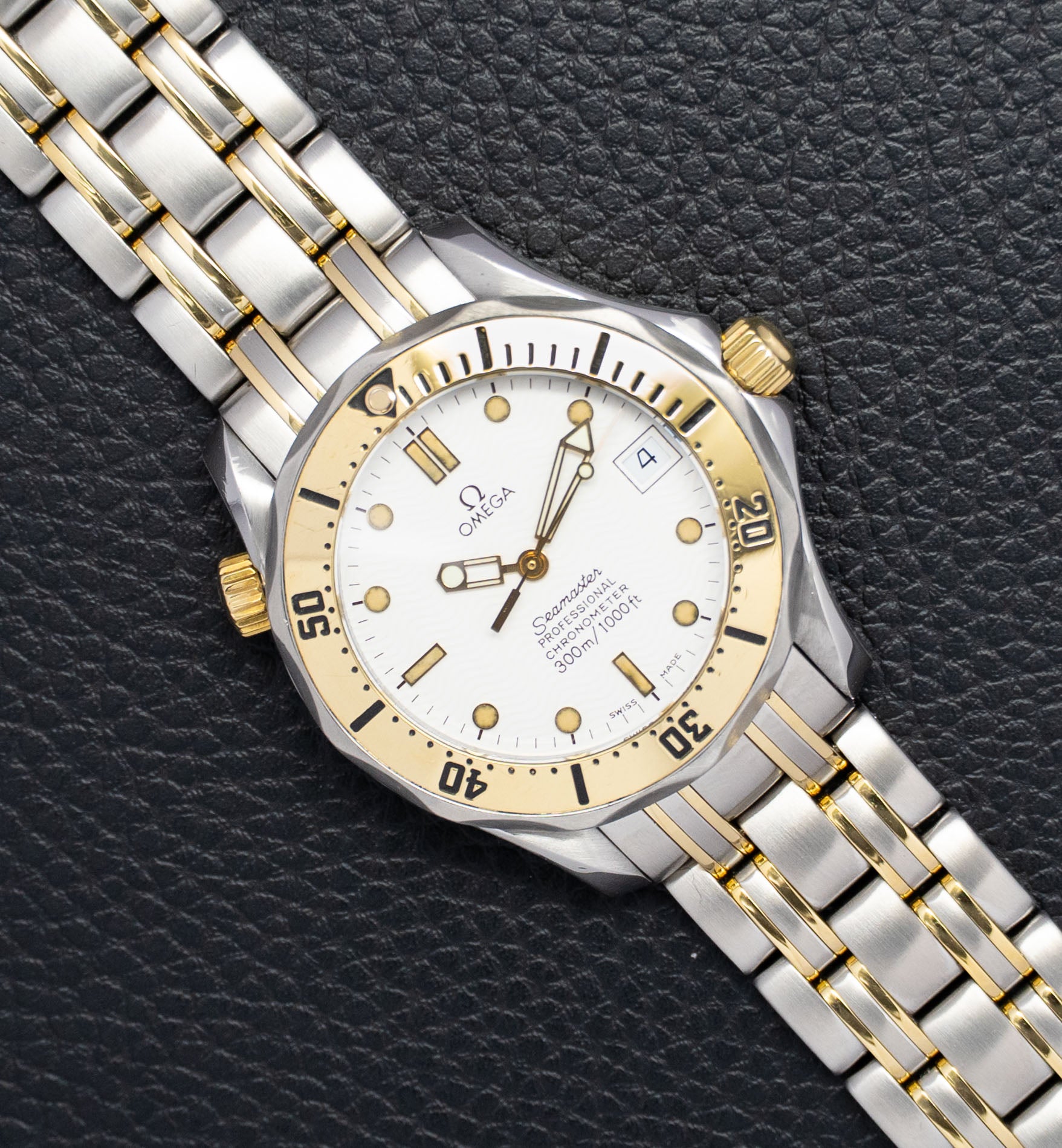 Omega Seamaster 300 2352.20 Steel / Gold 1986