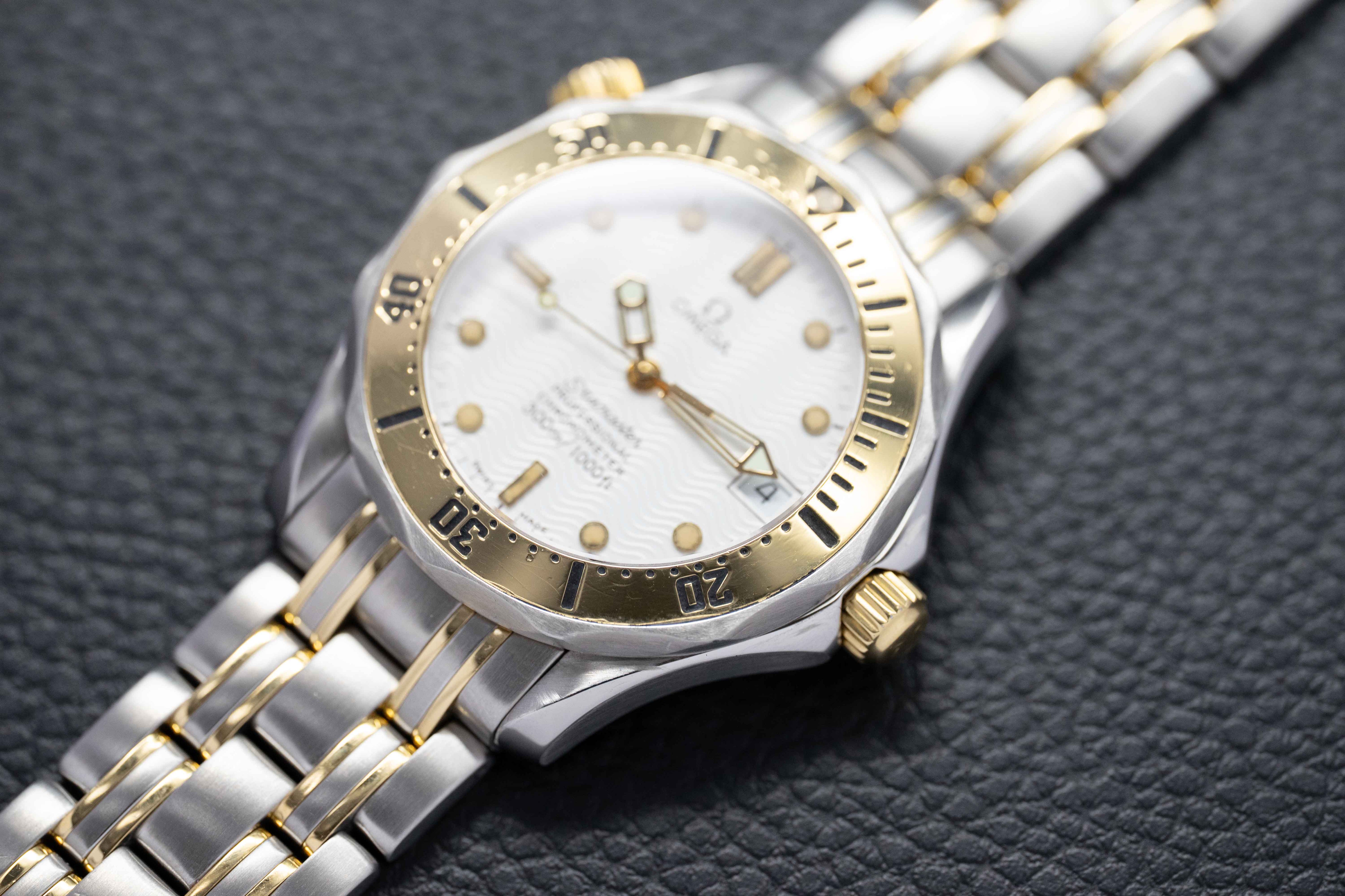 Omega Seamaster 300 2352.20 Steel / Gold 1986