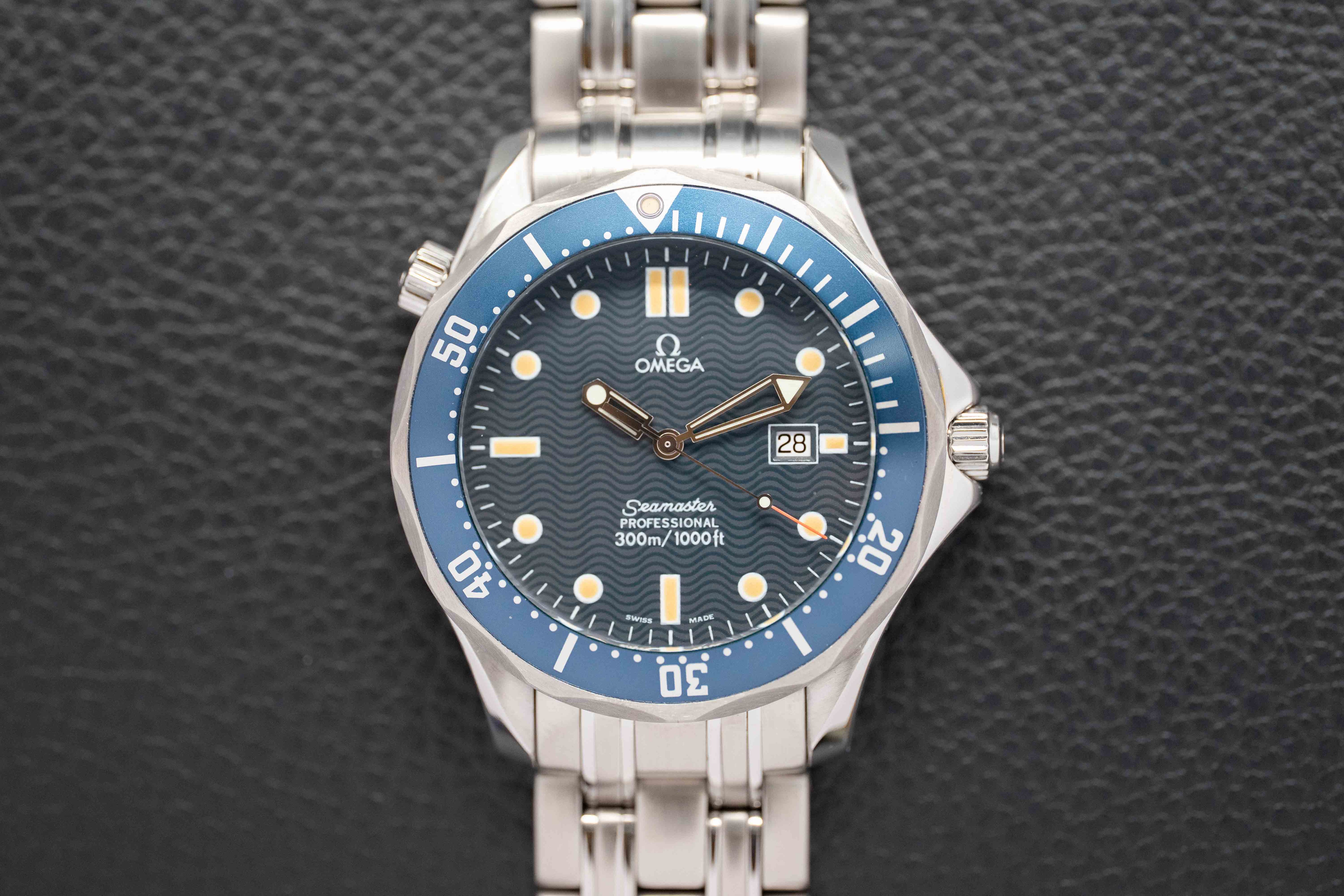 Omega Seamaster James Bond 2541.80 Papers 1998